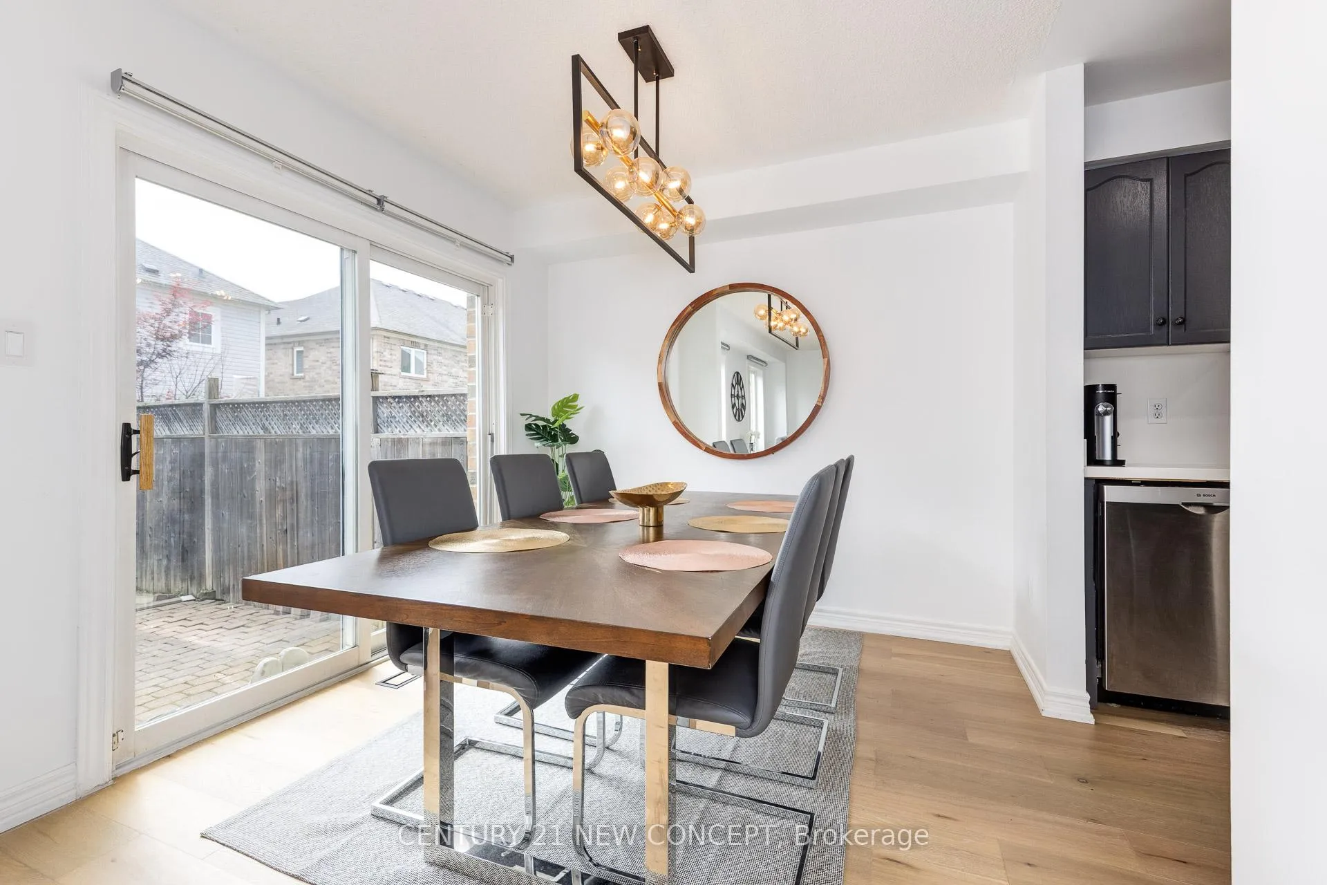 Photo 13 of 73 Steckley Street, Aurora, Bayview Wellington — HOMEH