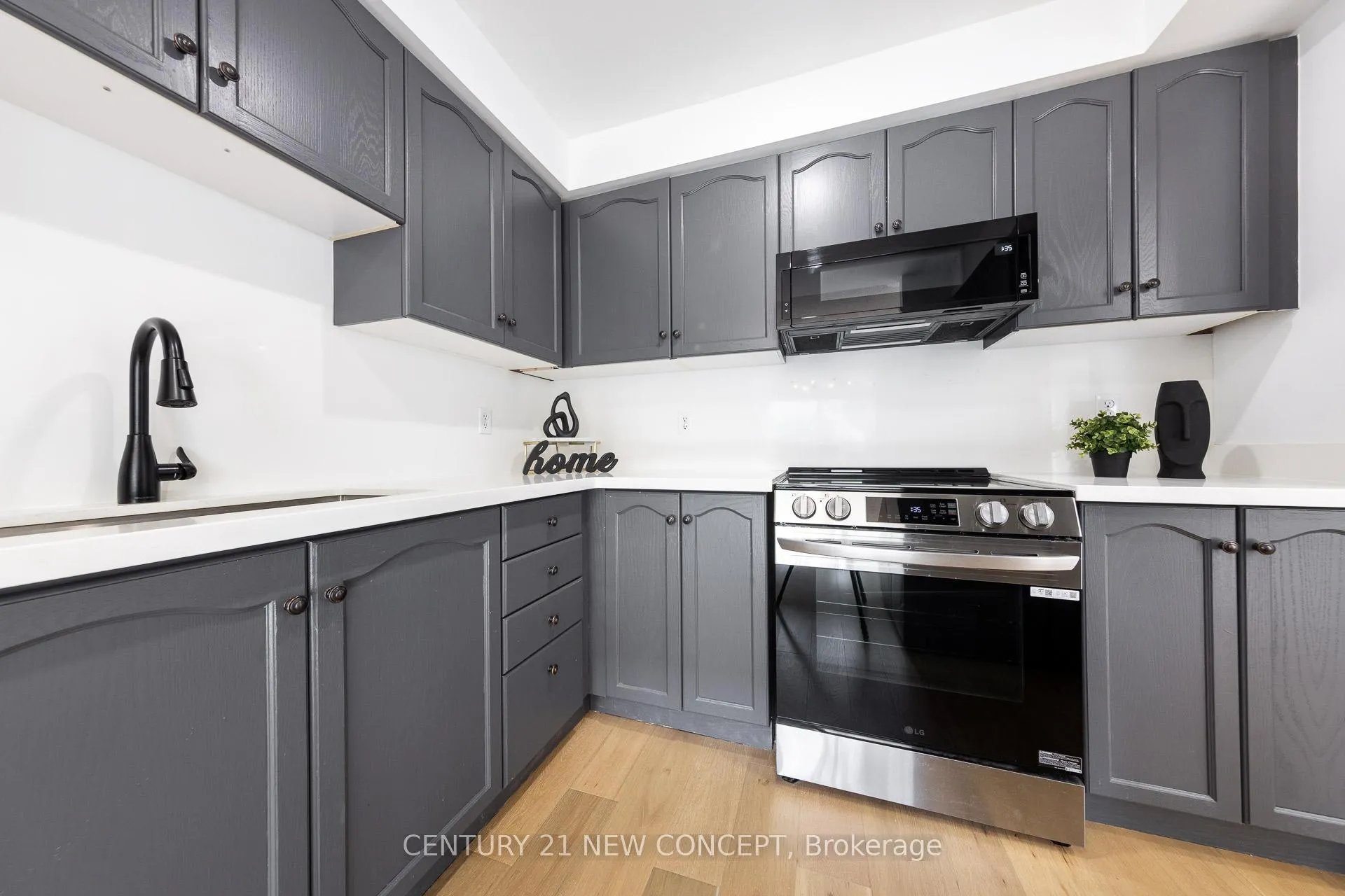 Photo 15 of 73 Steckley Street, Aurora, Bayview Wellington — HOMEH