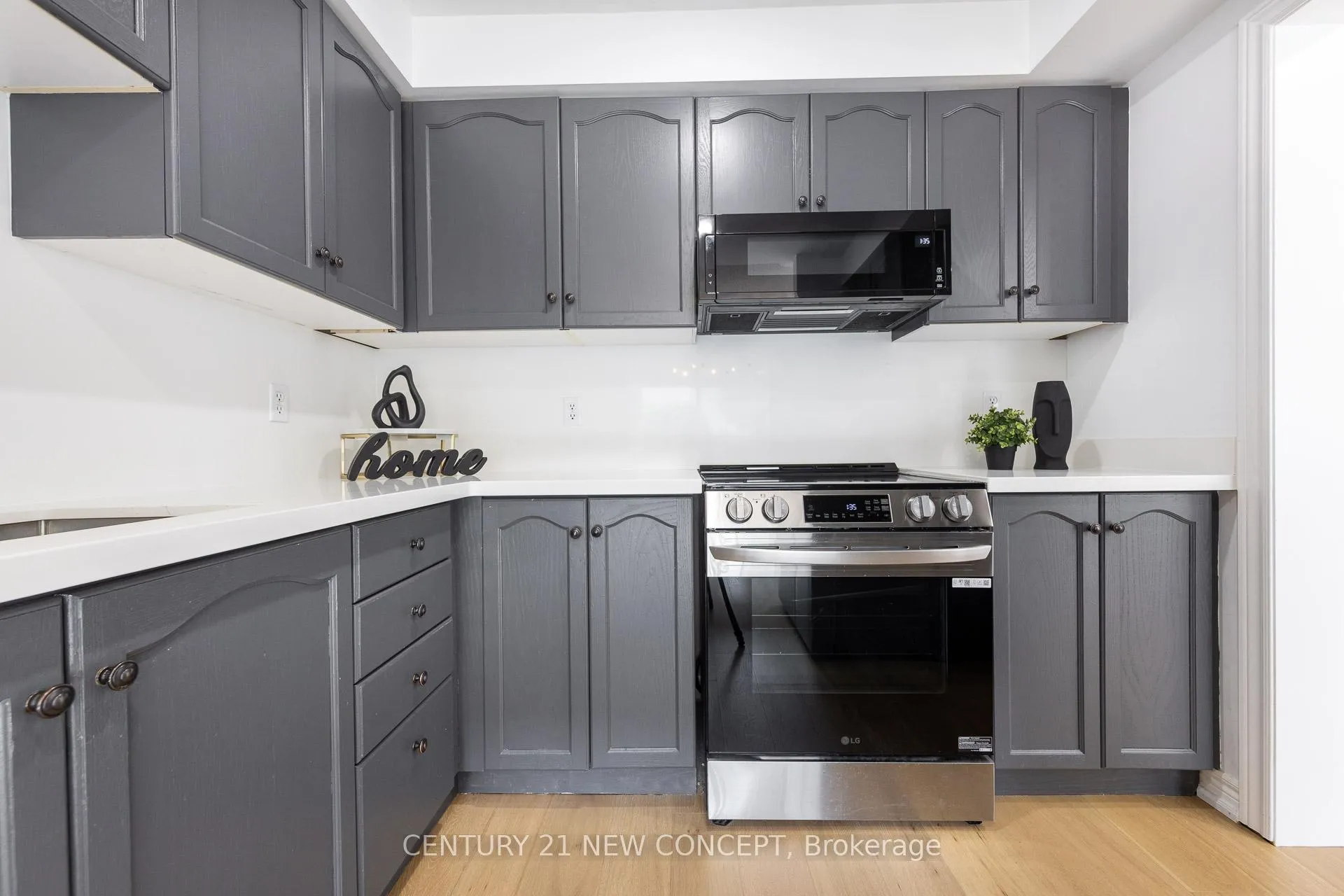 Photo 16 of 73 Steckley Street, Aurora, Bayview Wellington — HOMEH