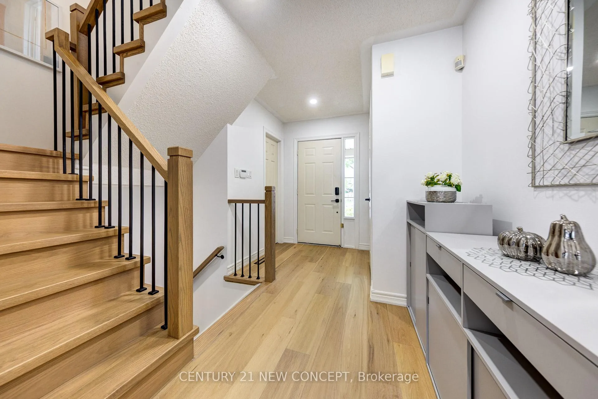 Photo 19 of 73 Steckley Street, Aurora, Bayview Wellington — HOMEH