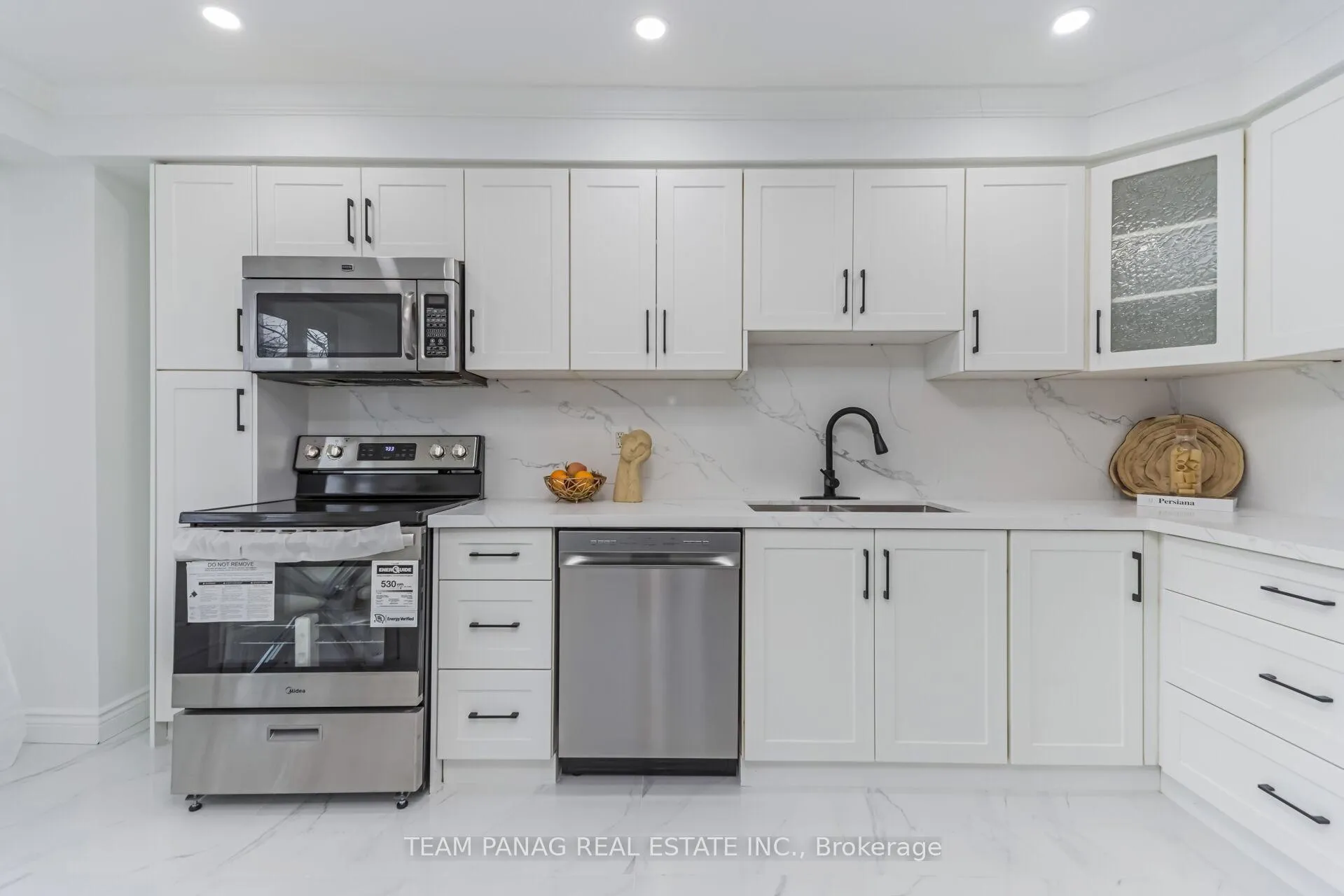 Photo 3 of 16 Bramhall Circle, Brampton, Madoc — HOMEH
