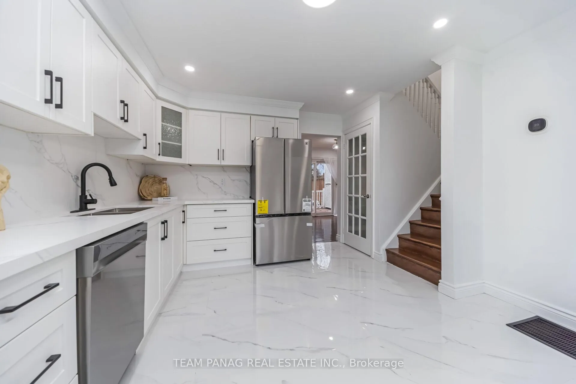 Photo 4 of 16 Bramhall Circle, Brampton, Madoc — HOMEH