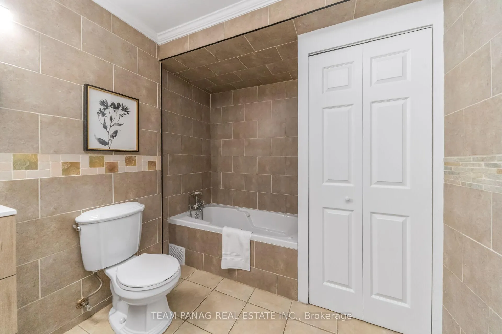 Photo 20 of 16 Bramhall Circle, Brampton, Madoc — HOMEH