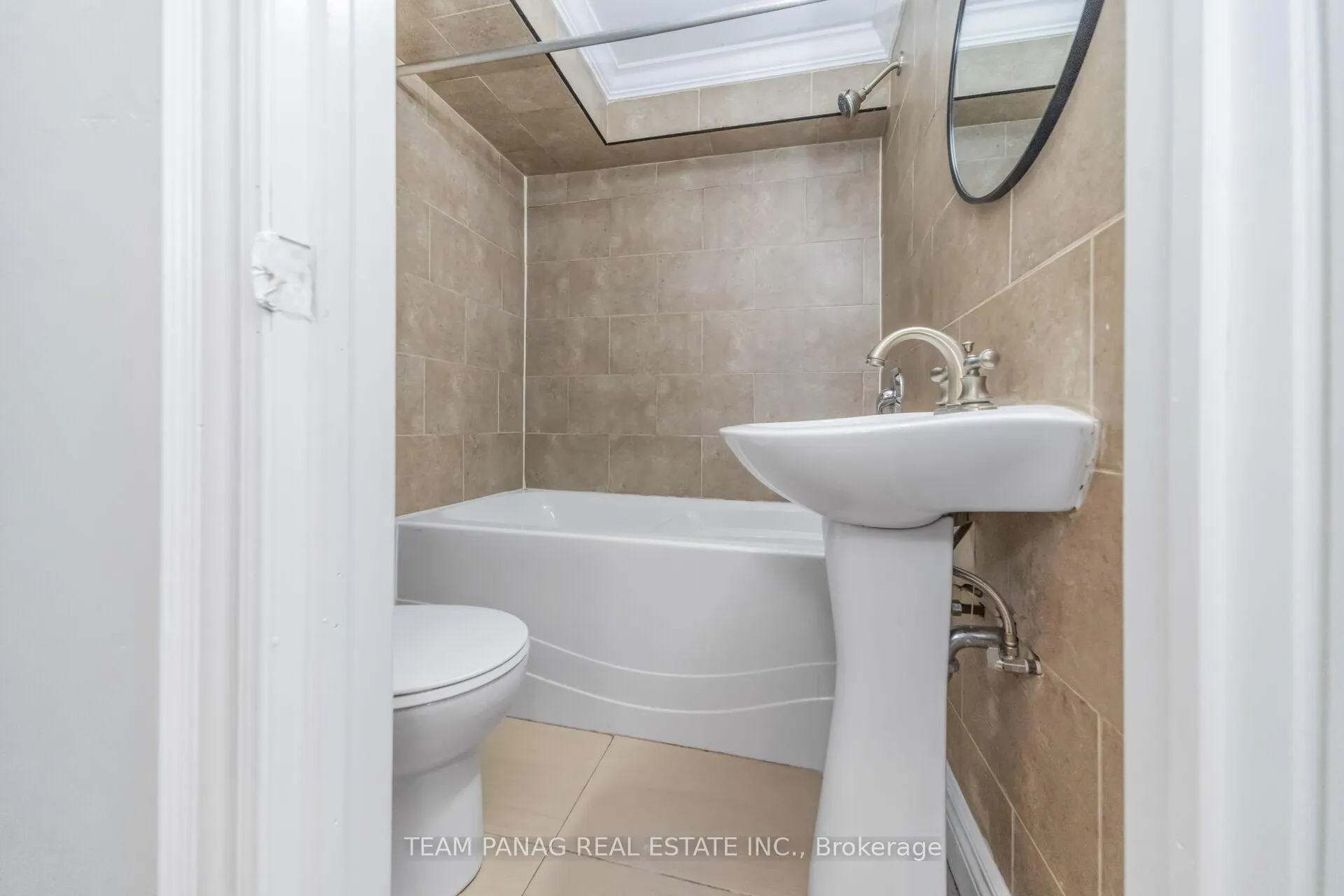 Photo 23 of 16 Bramhall Circle, Brampton, Madoc — HOMEH