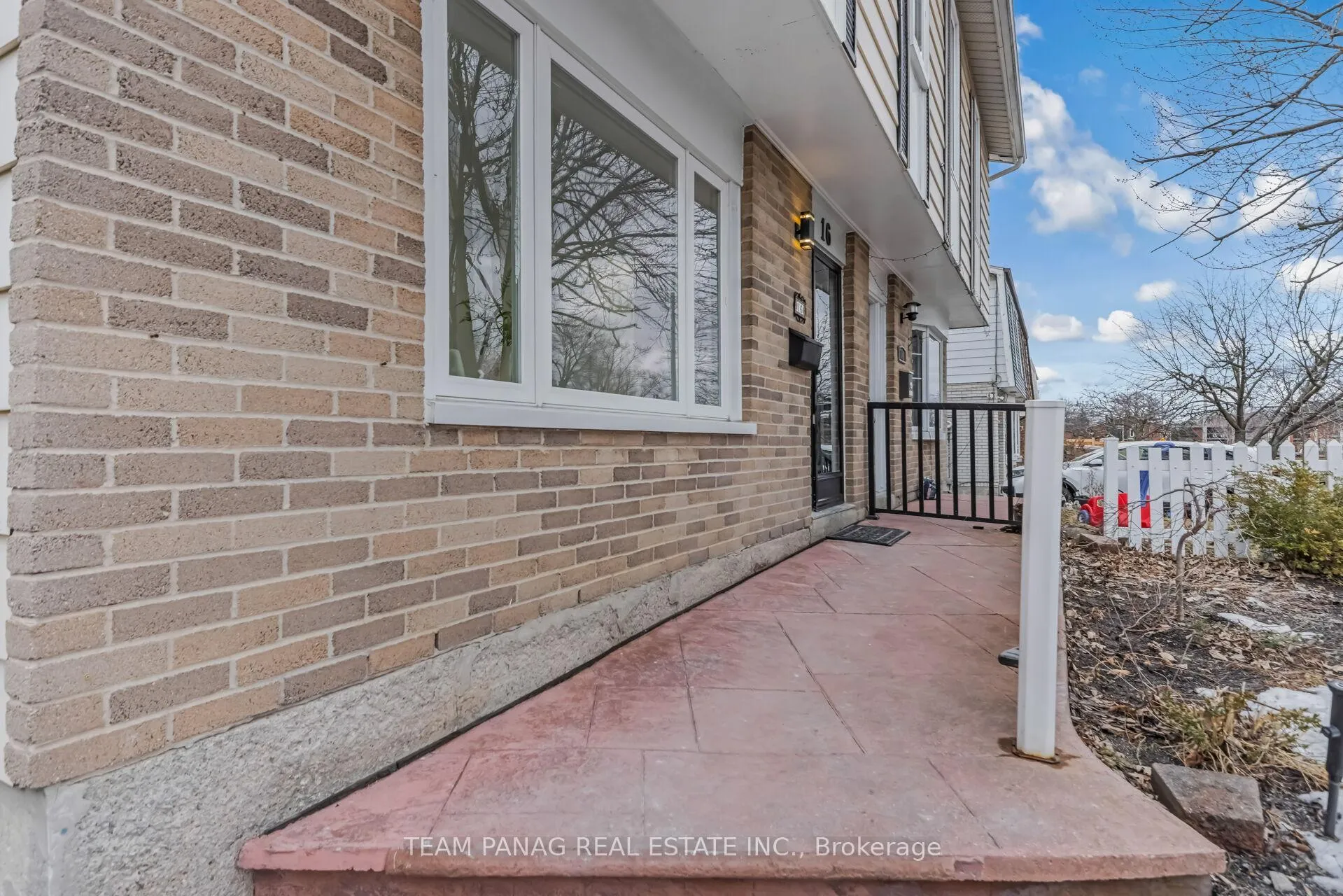 Photo 24 of 16 Bramhall Circle, Brampton, Madoc — HOMEH