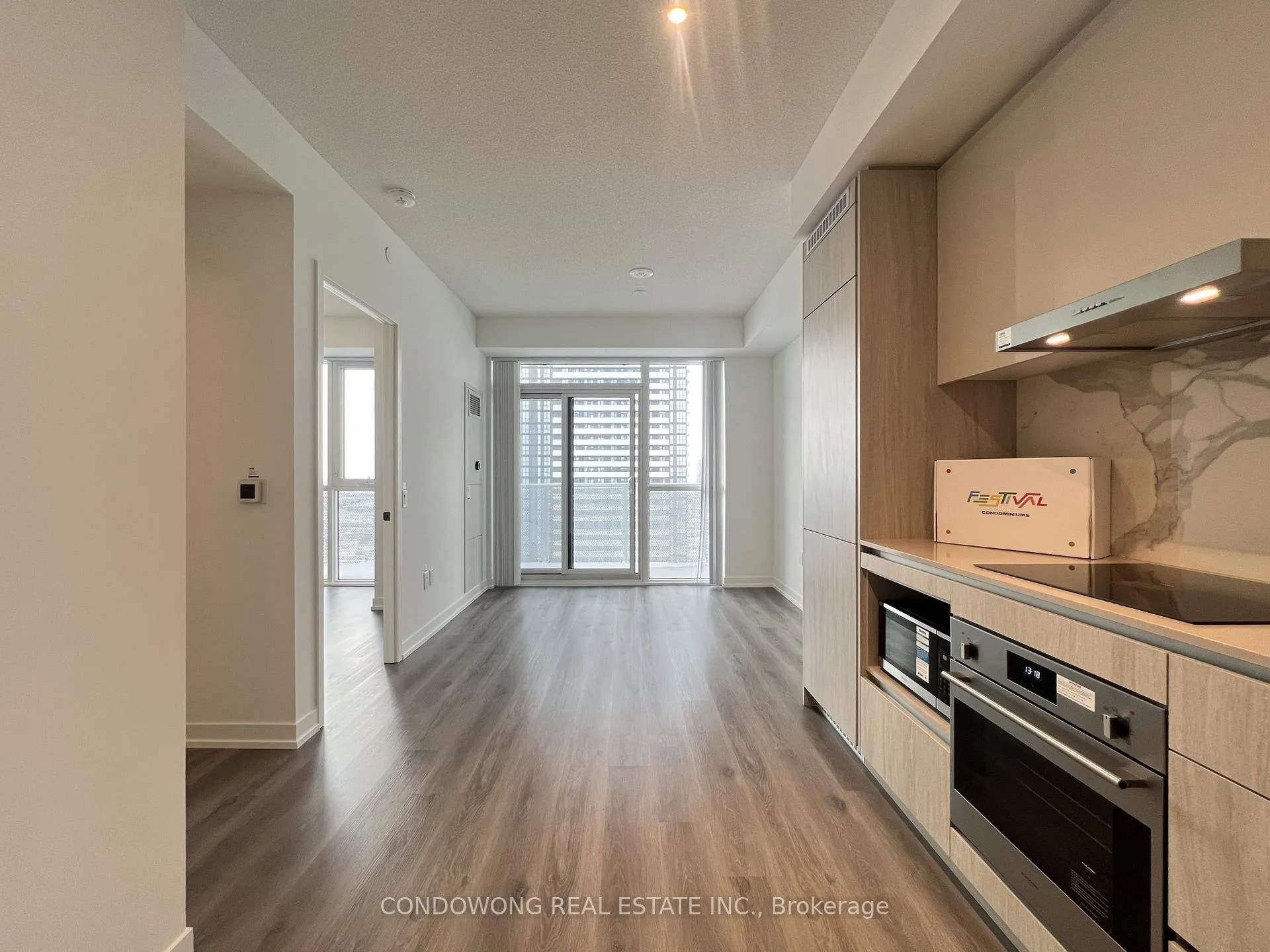 Photo 1 of Unit 2601, 28 Interchange Way, Vaughan, Vaughan Corporate Centre — HOMEH