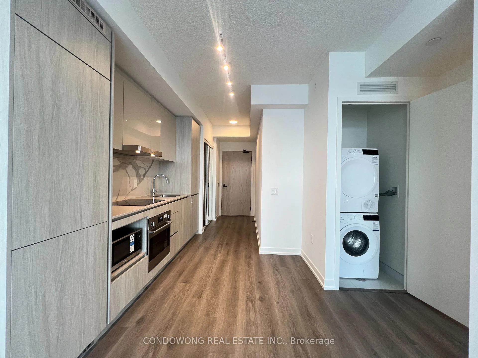 Photo 3 of Unit 2601, 28 Interchange Way, Vaughan, Vaughan Corporate Centre — HOMEH