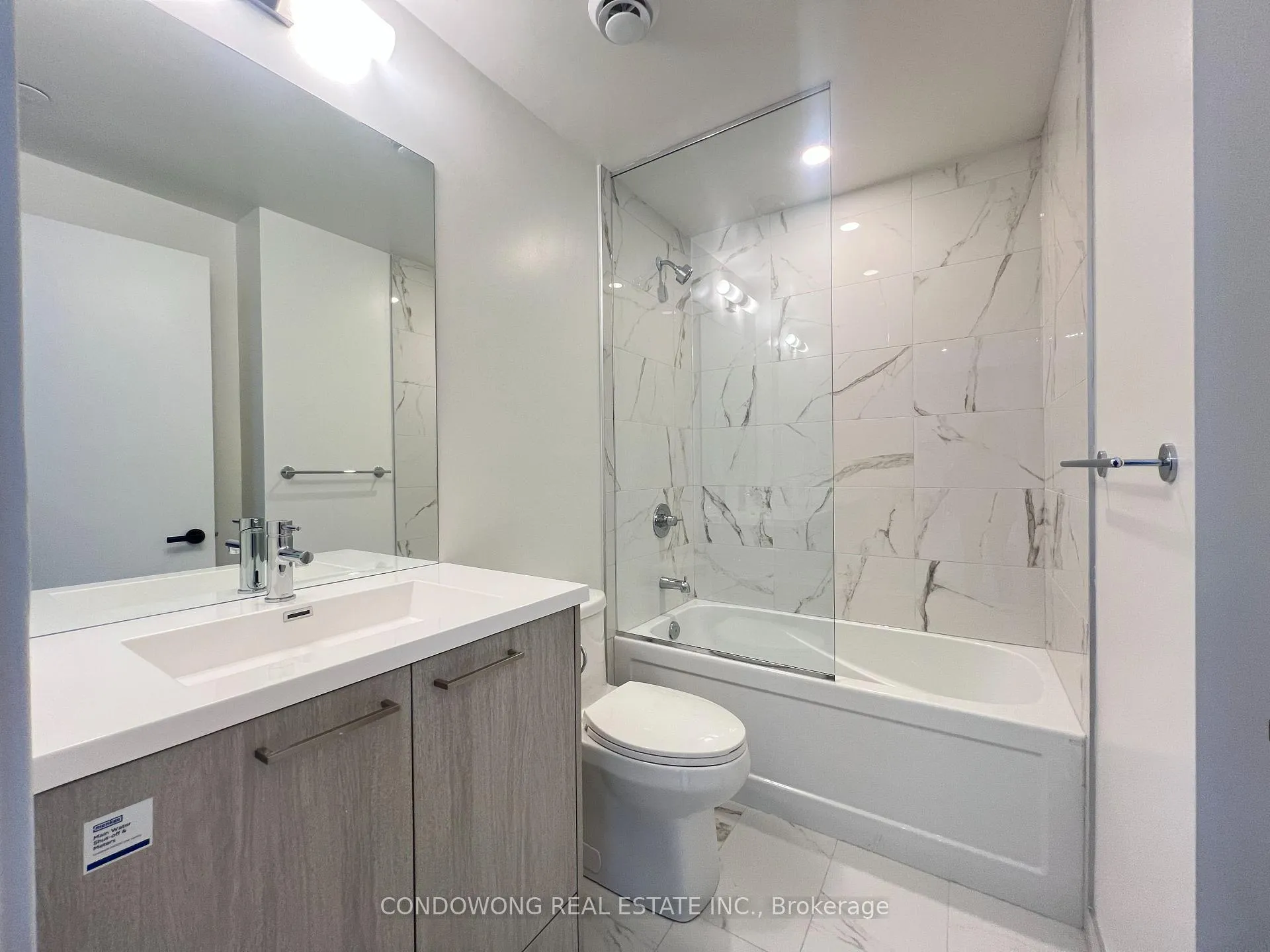Photo 6 of Unit 2601, 28 Interchange Way, Vaughan, Vaughan Corporate Centre — HOMEH