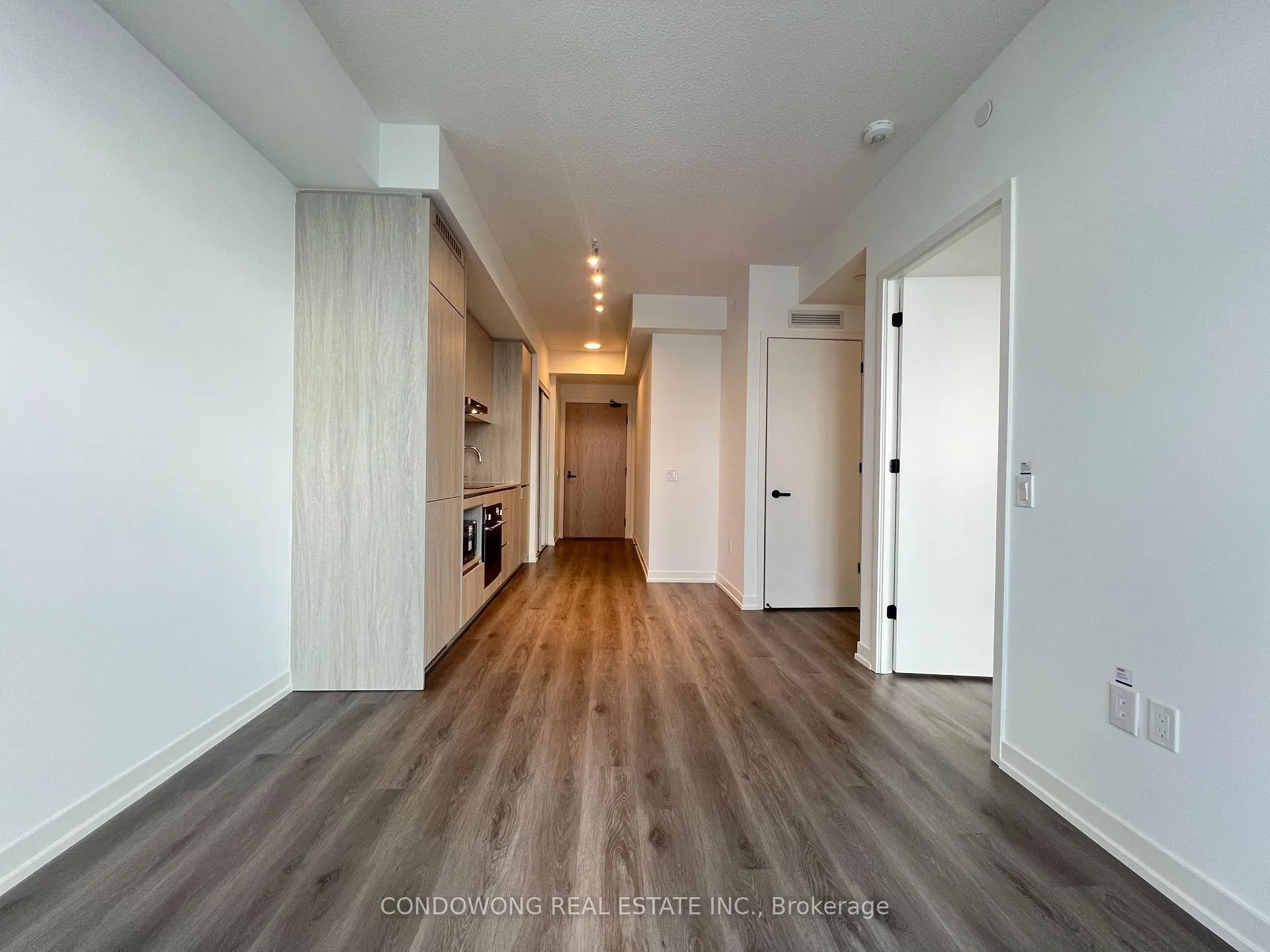 Photo 7 of Unit 2601, 28 Interchange Way, Vaughan, Vaughan Corporate Centre — HOMEH