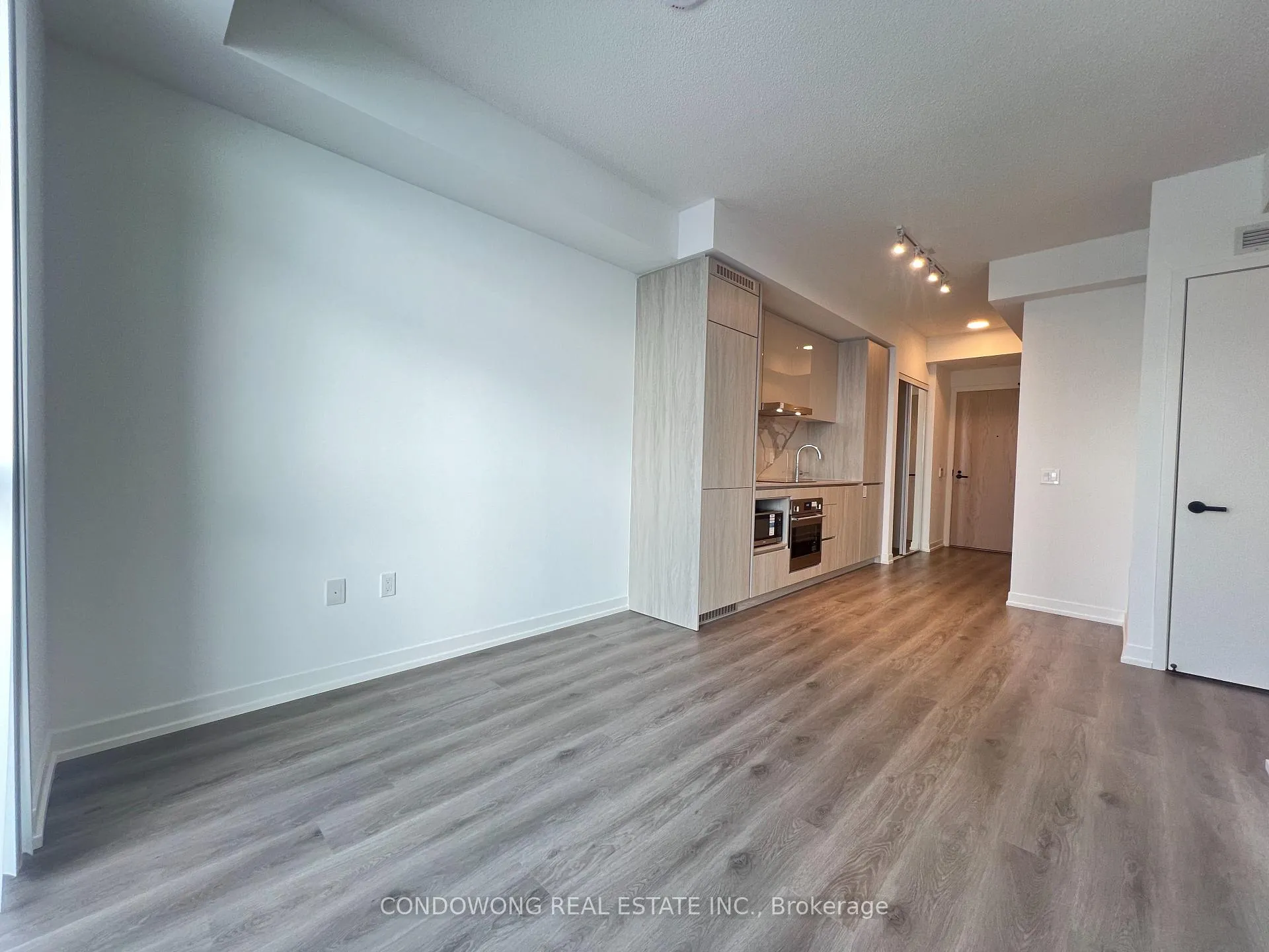 Photo 8 of Unit 2601, 28 Interchange Way, Vaughan, Vaughan Corporate Centre — HOMEH