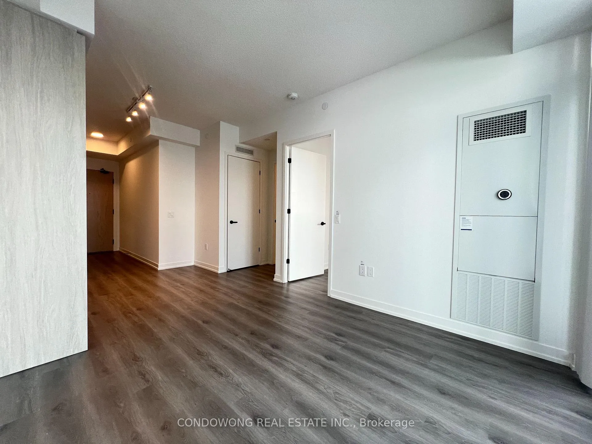 Photo 9 of Unit 2601, 28 Interchange Way, Vaughan, Vaughan Corporate Centre — HOMEH