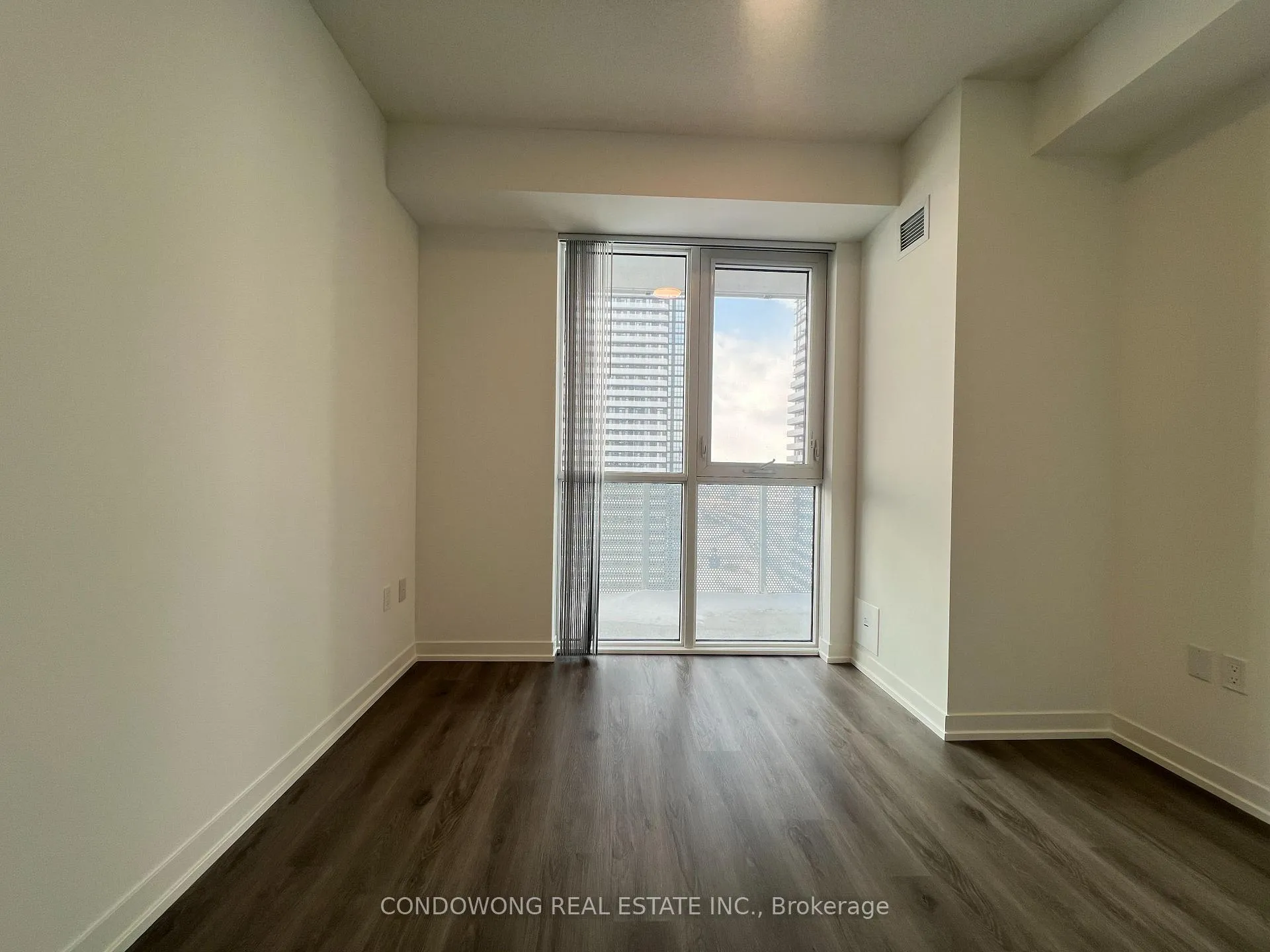 Photo 10 of Unit 2601, 28 Interchange Way, Vaughan, Vaughan Corporate Centre — HOMEH