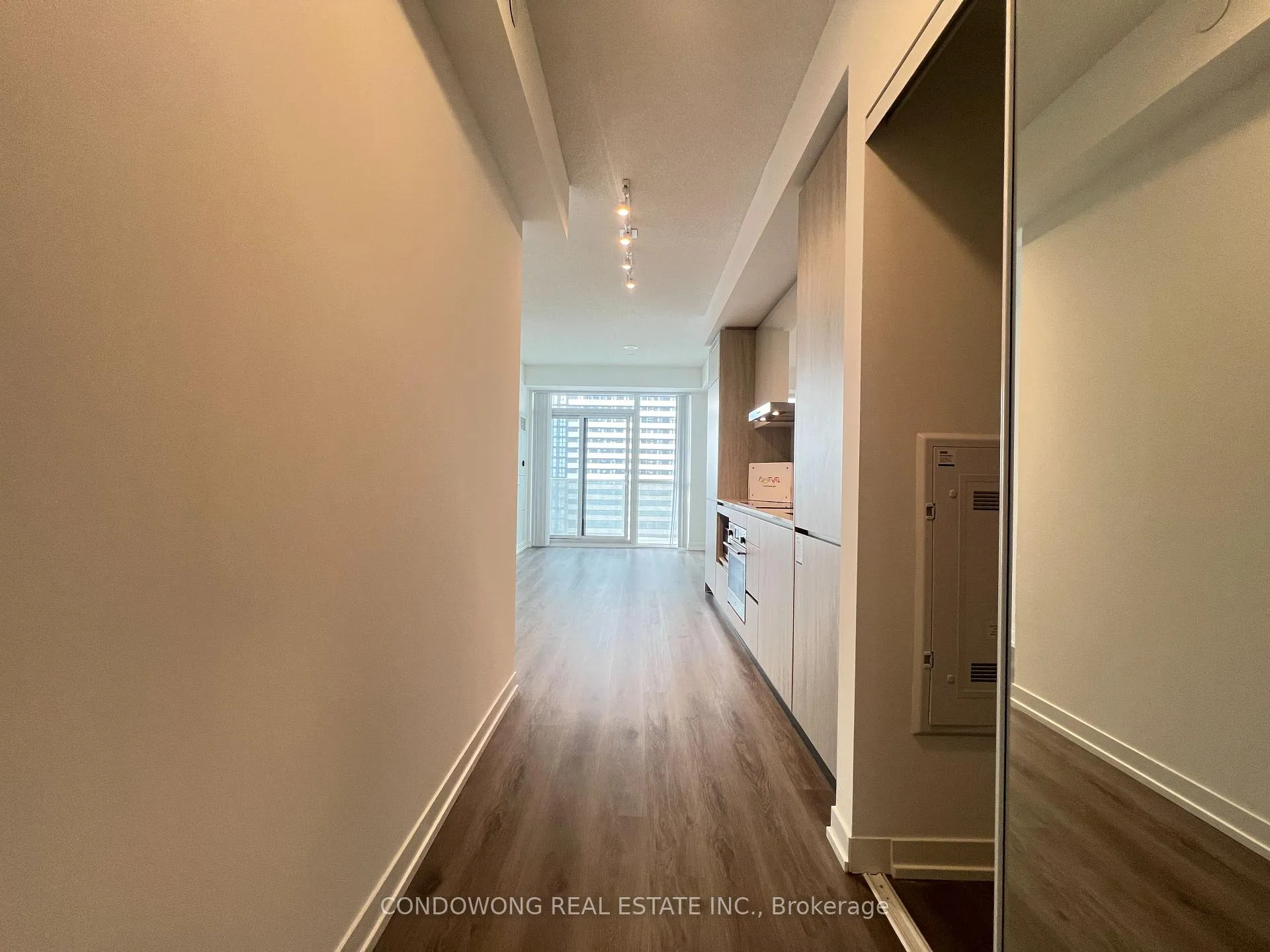 Photo 12 of Unit 2601, 28 Interchange Way, Vaughan, Vaughan Corporate Centre — HOMEH
