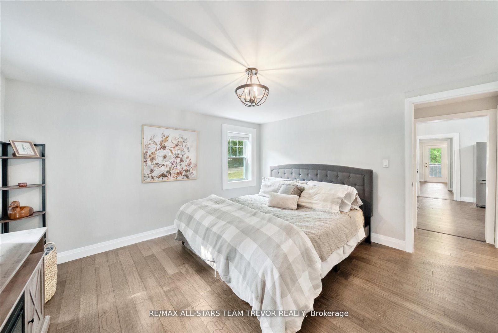 Photo 11 of 380A Main Street, King, Schomberg — HOMEH