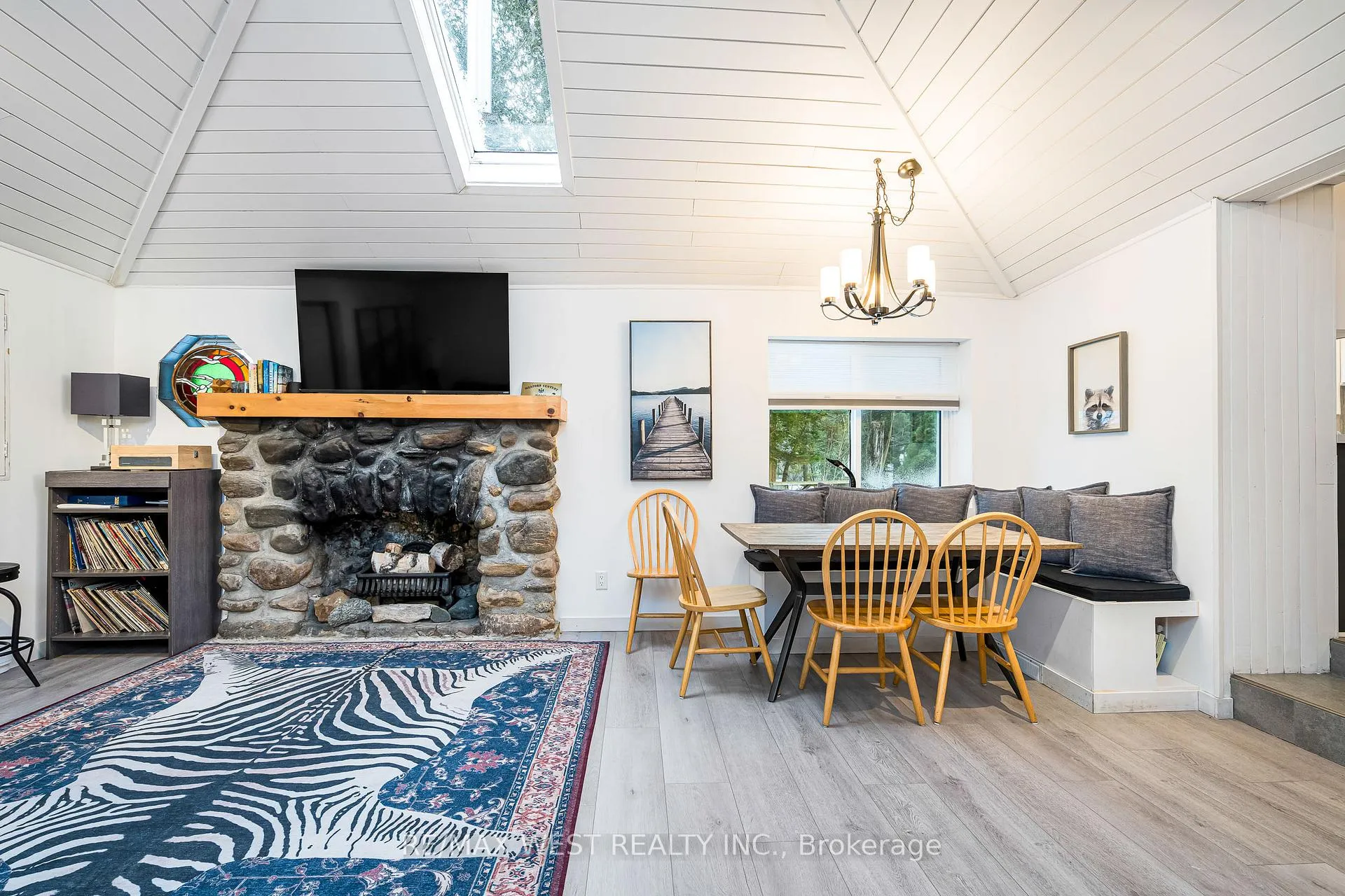 Photo 4 of 315 Cedar Avenue, Meaford — HOMEH