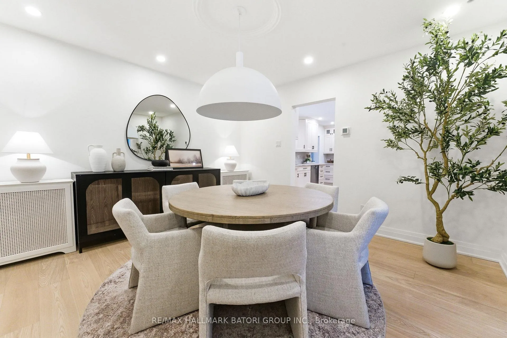 Photo 6 of 221 Richview Avenue, Toronto, Forest Hill South — HOMEH