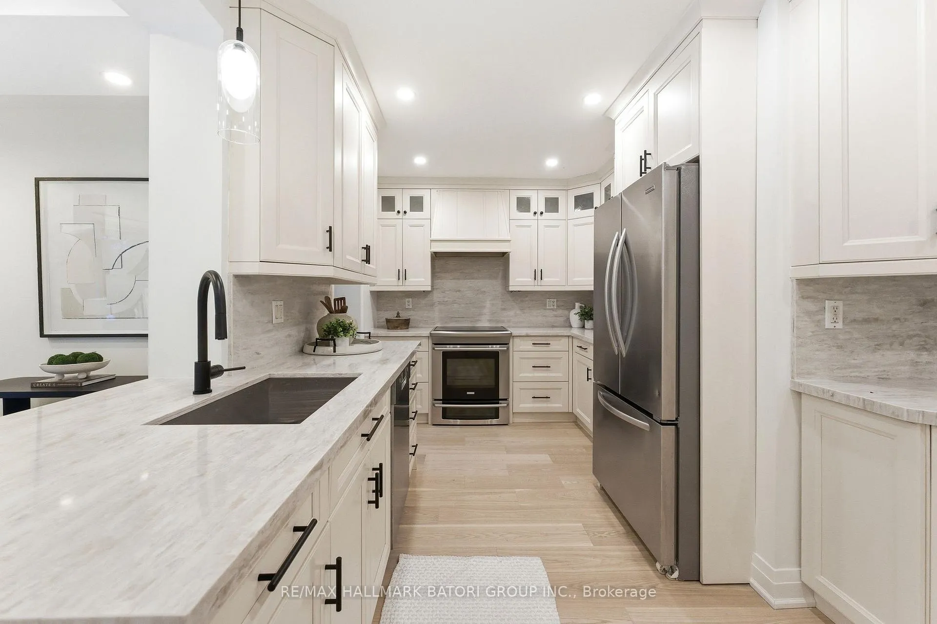 Photo 7 of 221 Richview Avenue, Toronto, Forest Hill South — HOMEH