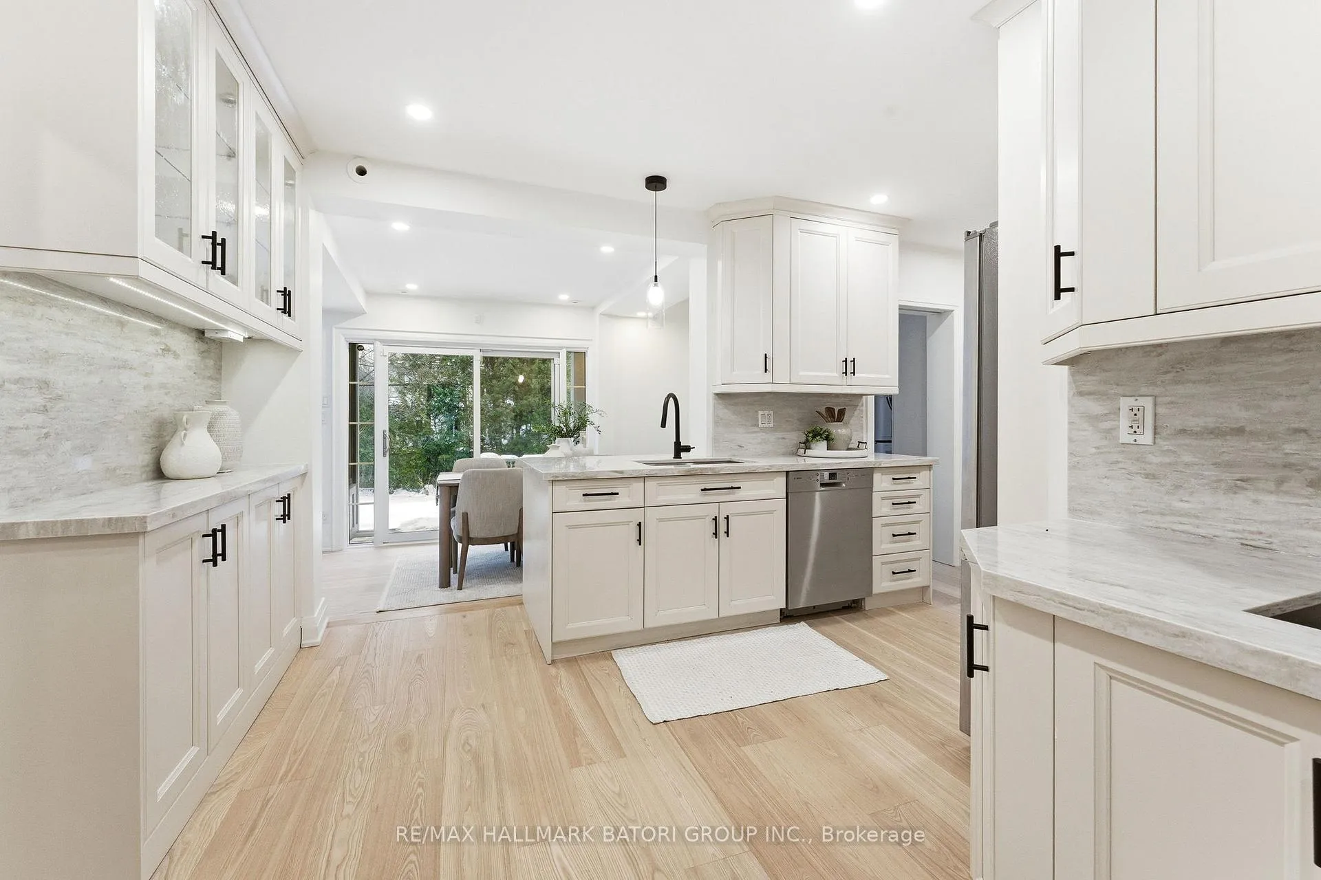 Photo 8 of 221 Richview Avenue, Toronto, Forest Hill South — HOMEH