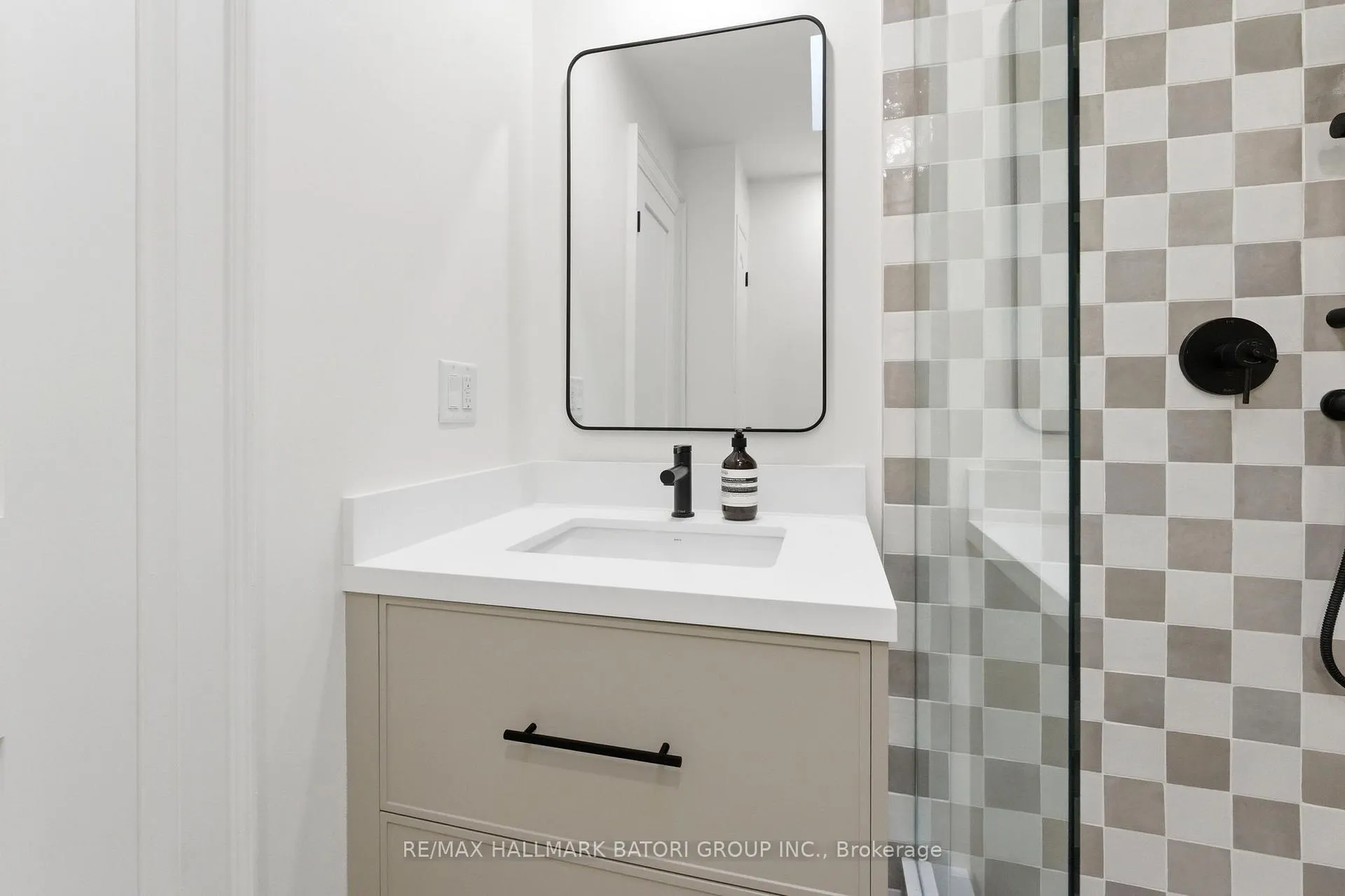Photo 22 of 221 Richview Avenue, Toronto, Forest Hill South — HOMEH