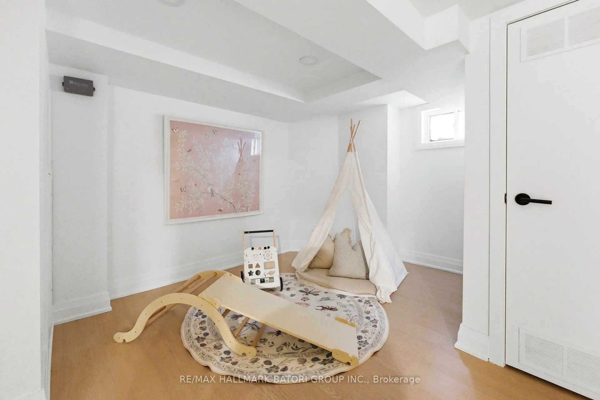 Photo 25 of 221 Richview Avenue, Toronto, Forest Hill South — HOMEH