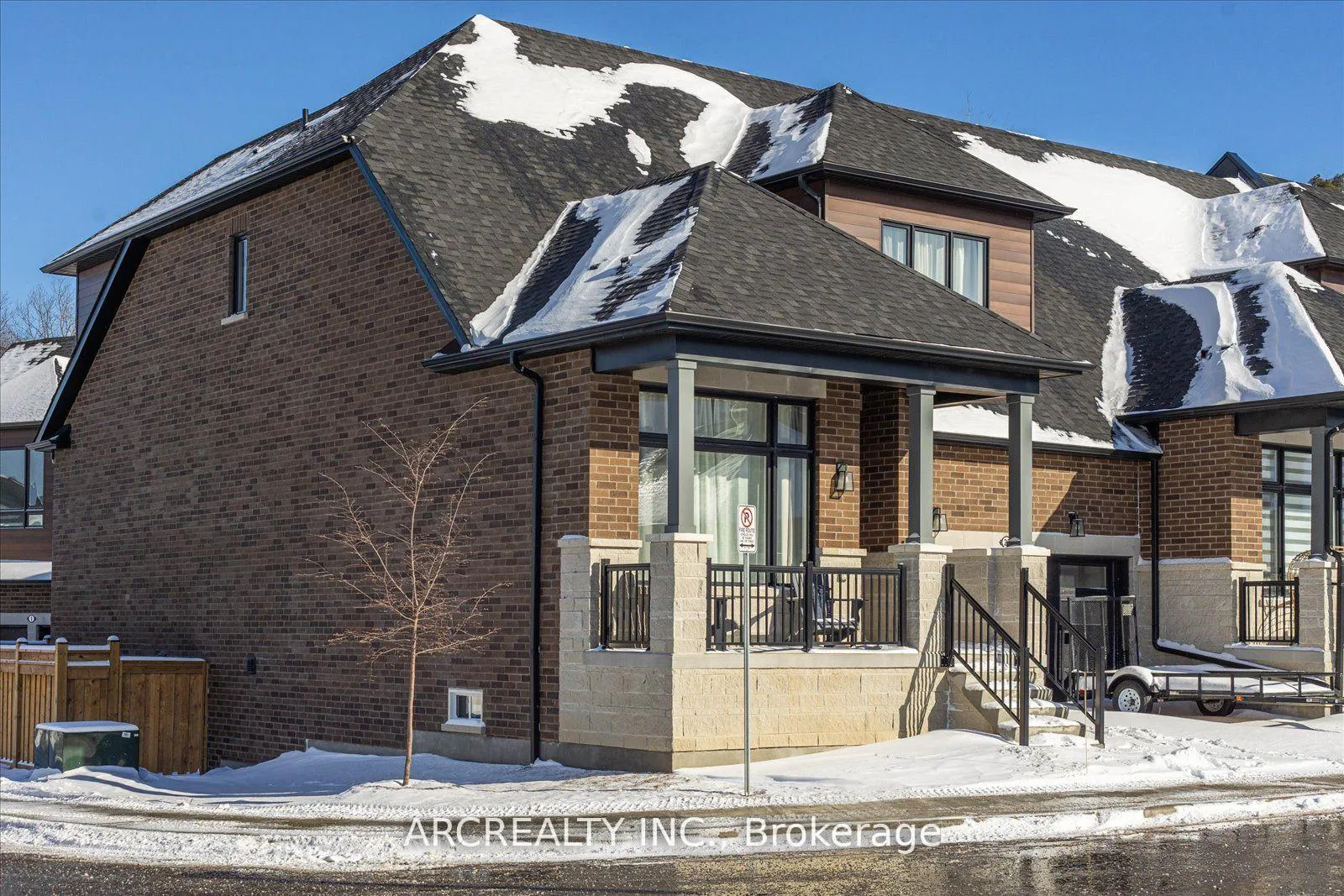 Photo 2 of 23 Vern Robertson Gate, Uxbridge — HOMEH