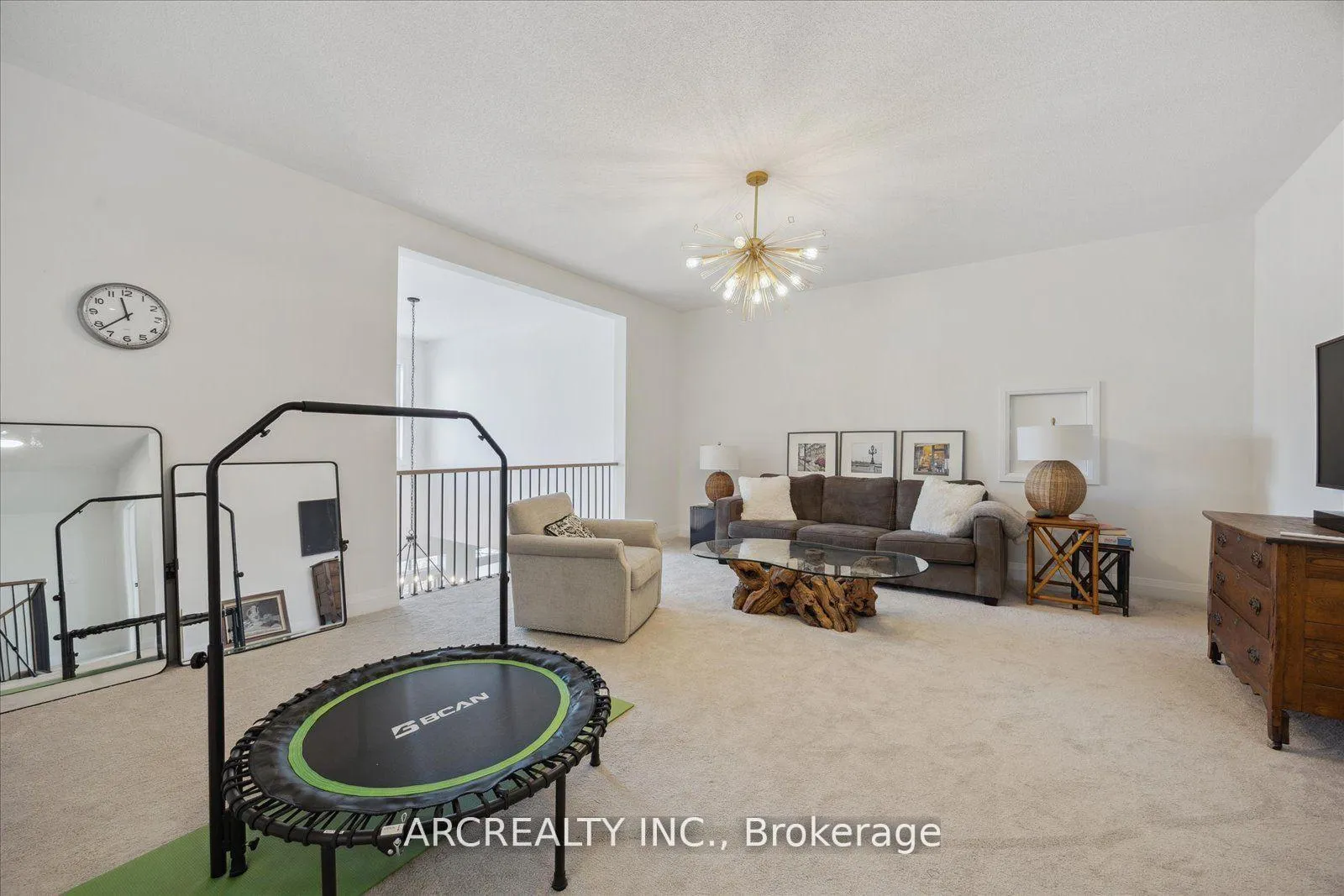 Photo 15 of 23 Vern Robertson Gate, Uxbridge — HOMEH