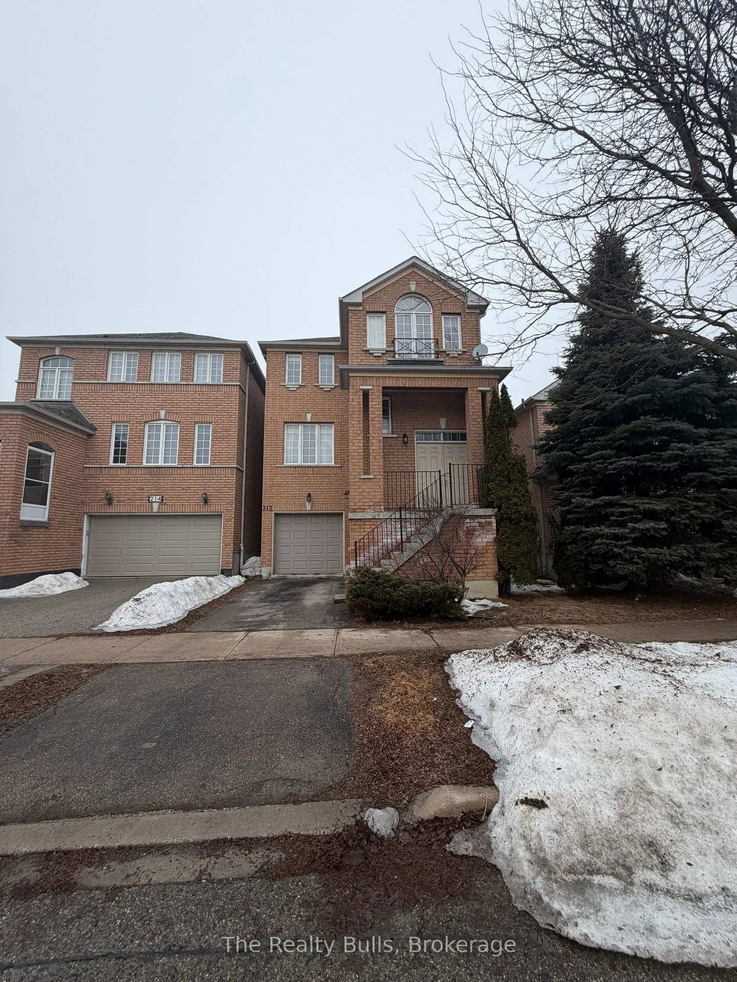 Front of 212 Yellowood Circle