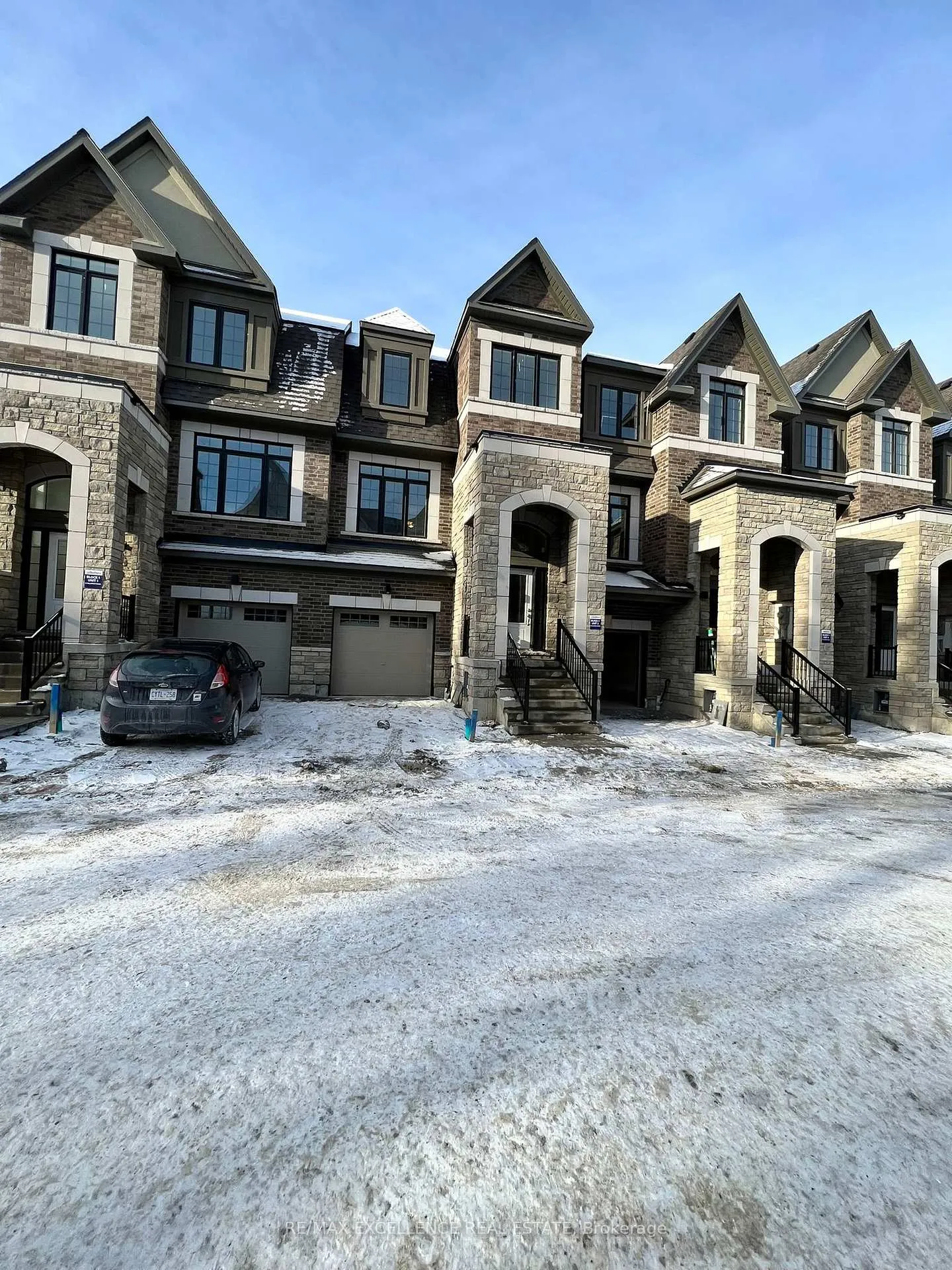Photo 1 of 4 Calloway Drive, Whitby, Downtown Whitby — HOMEH
