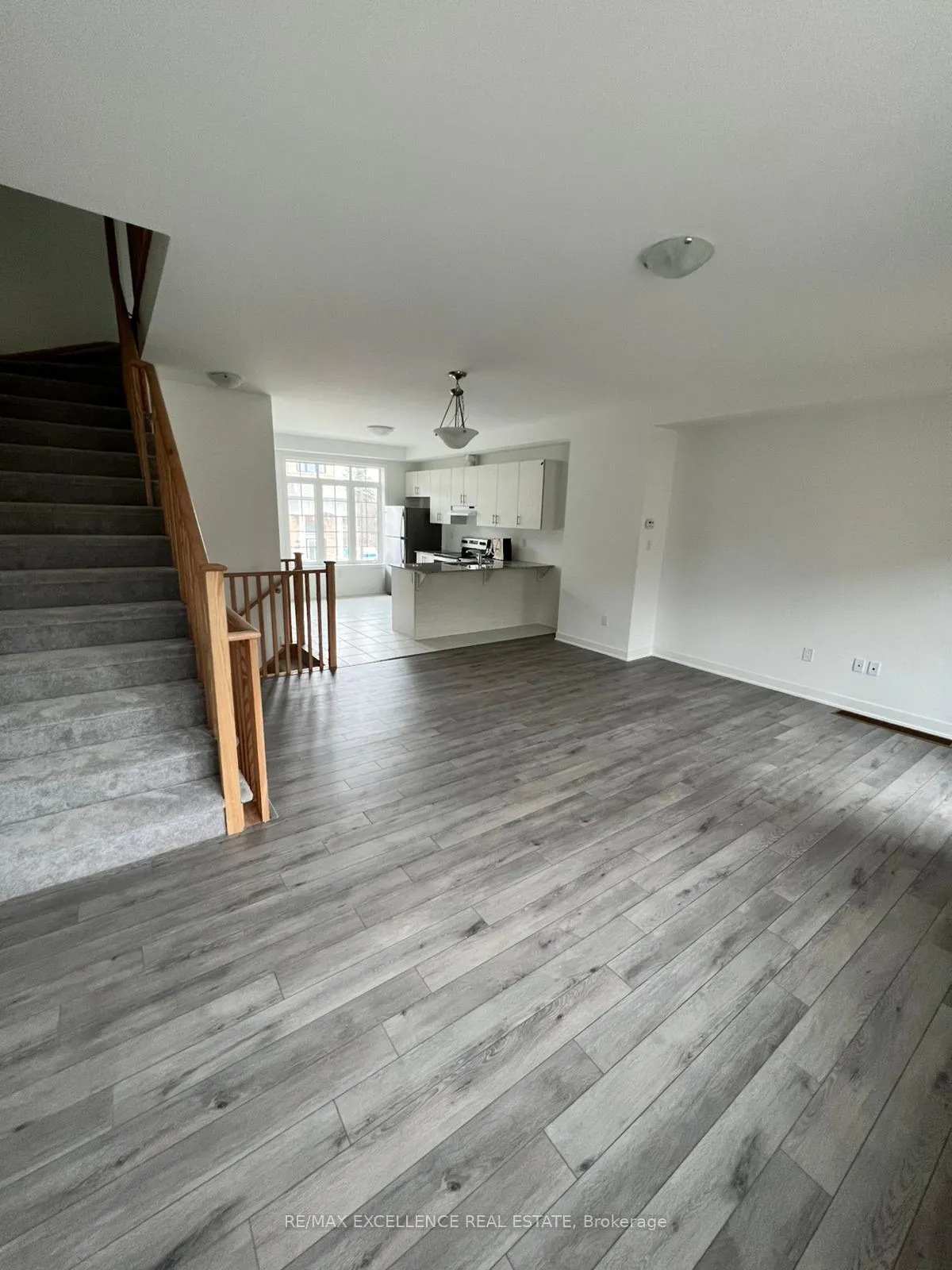 Photo 3 of 4 Calloway Drive, Whitby, Downtown Whitby — HOMEH