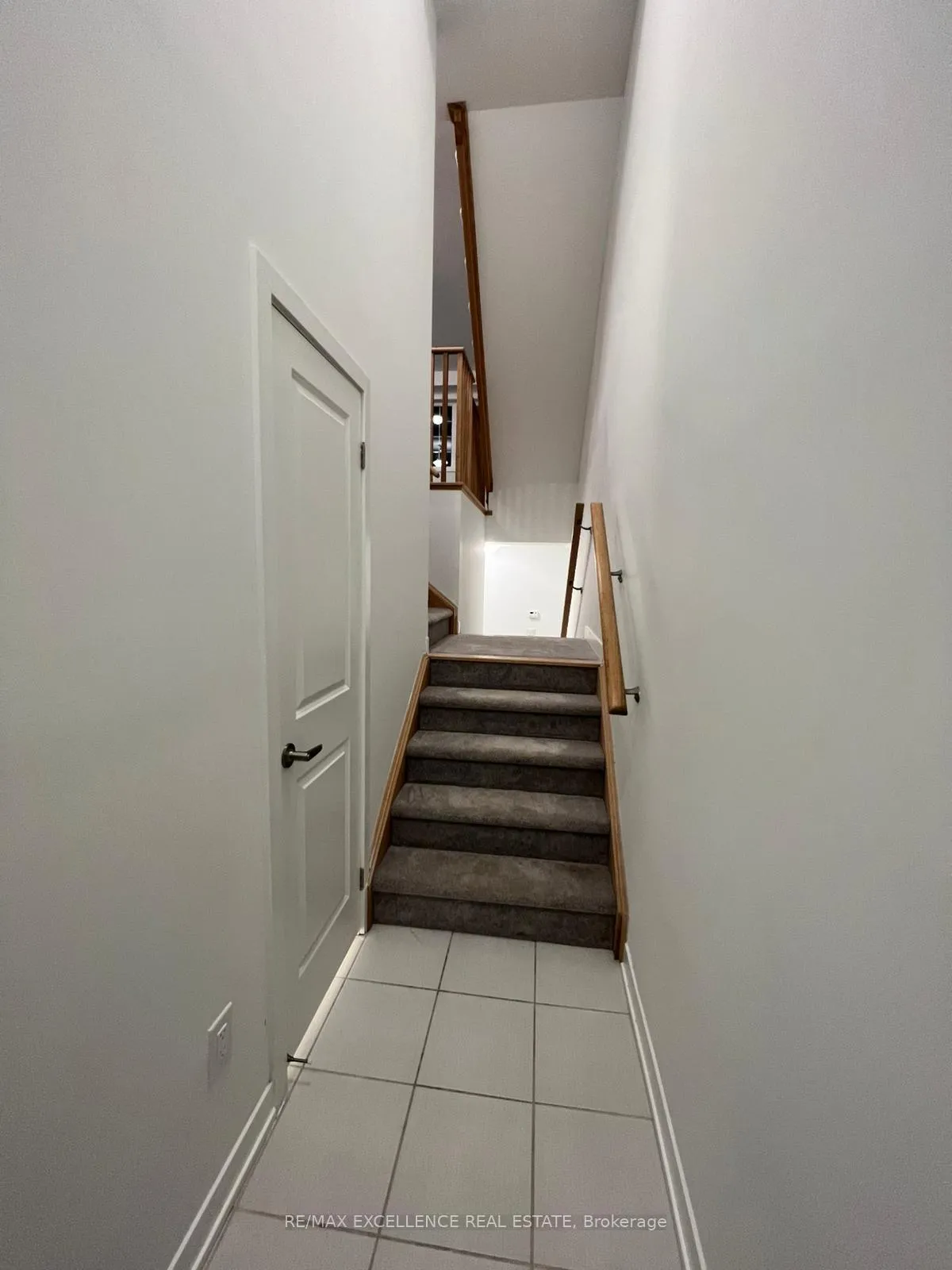 Photo 5 of 4 Calloway Drive, Whitby, Downtown Whitby — HOMEH