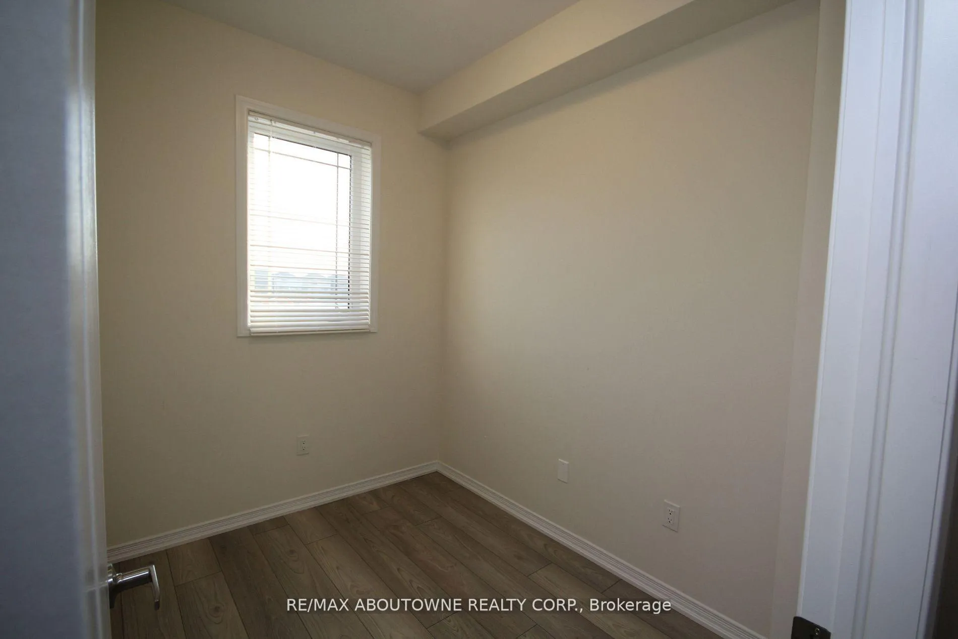 Photo 6 of 243 Gillepsie Drive, Brant, Brantford Twp — HOMEH