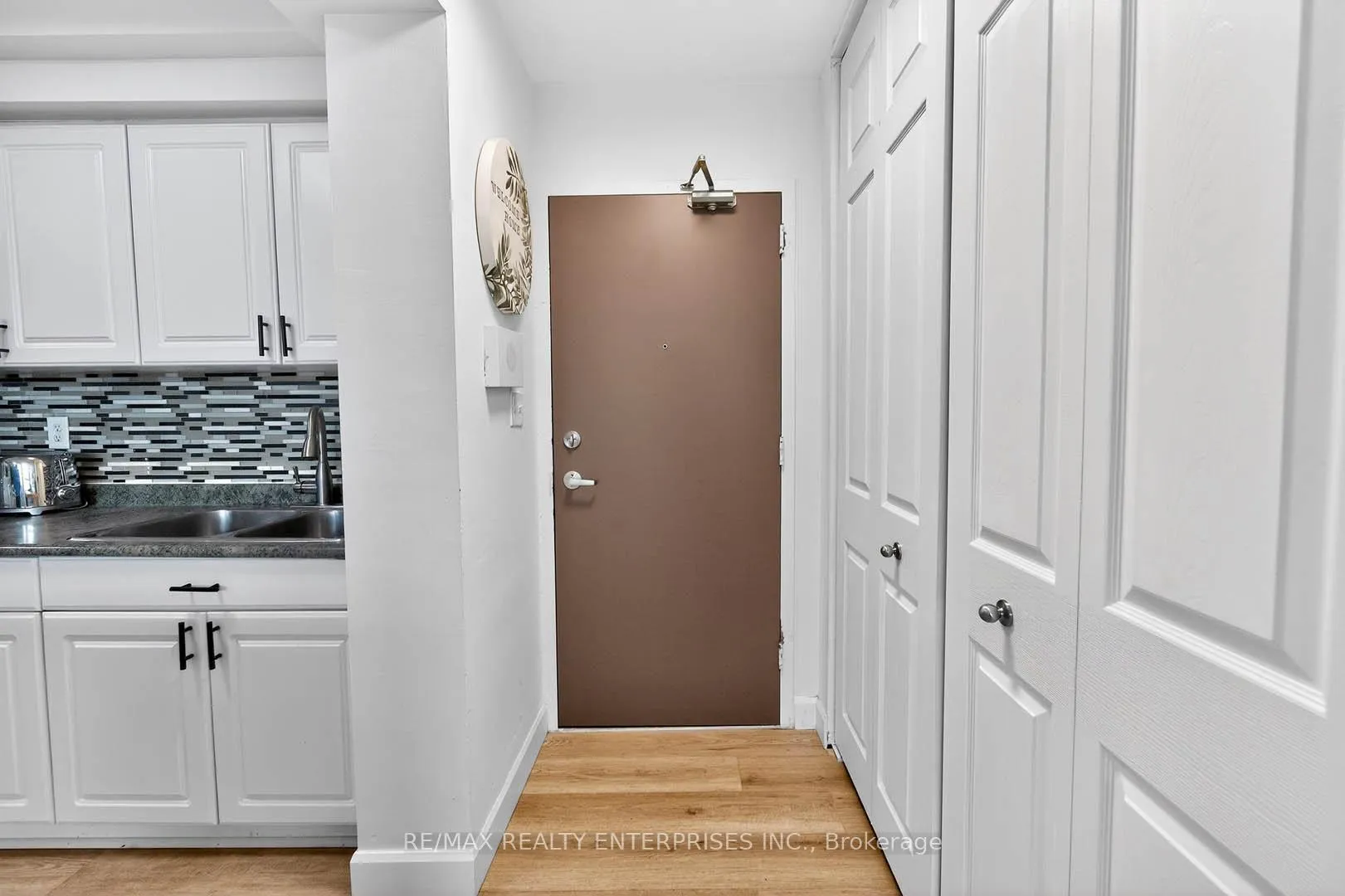 Photo 3 of 345 Driftwood Avenue, North York, Black Creek — HOMEH