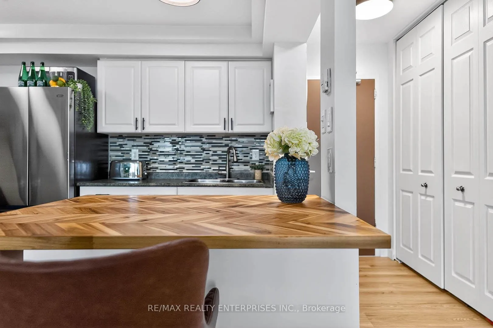 Photo 4 of 345 Driftwood Avenue, North York, Black Creek — HOMEH