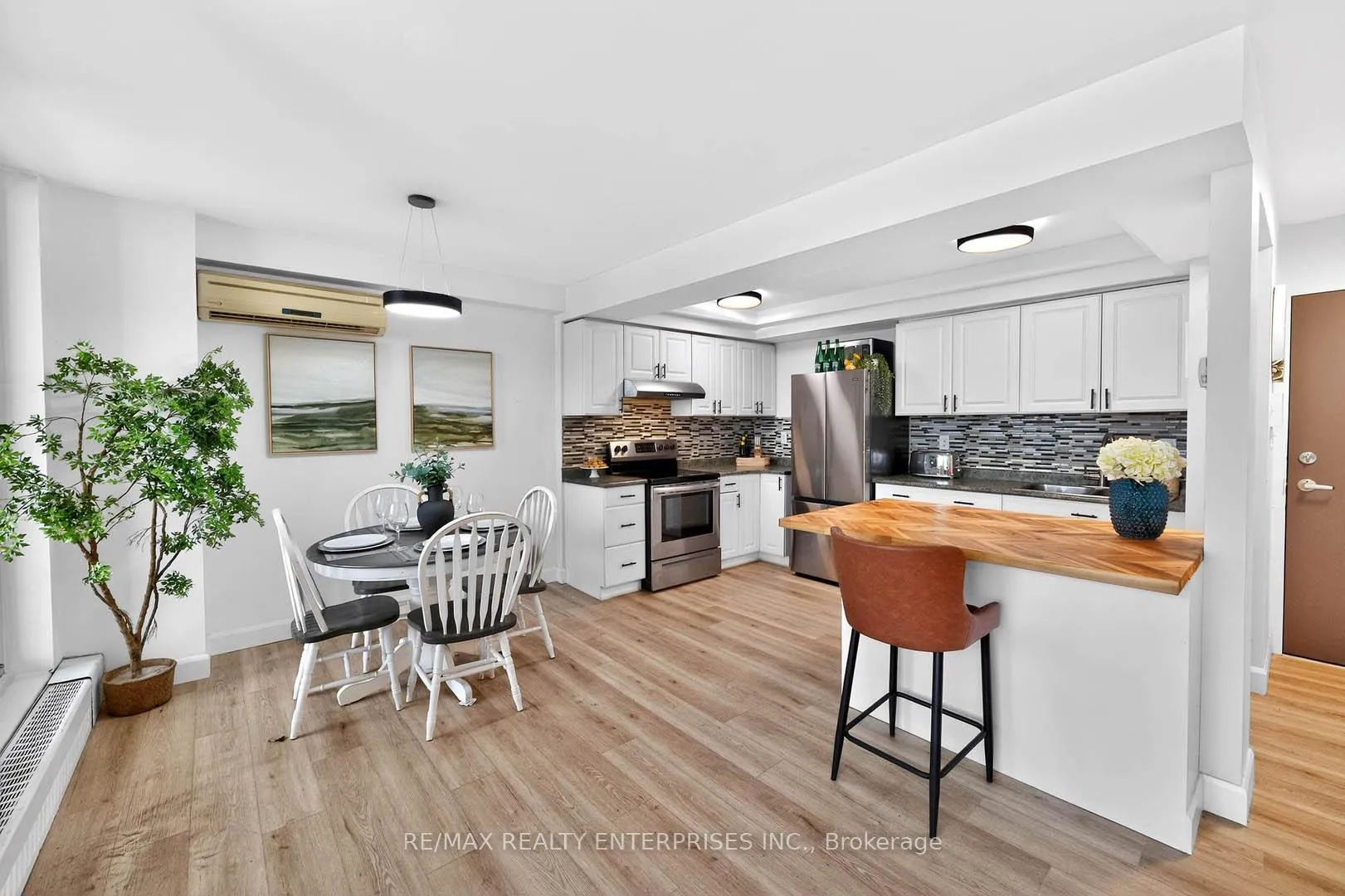 Photo 6 of 345 Driftwood Avenue, North York, Black Creek — HOMEH