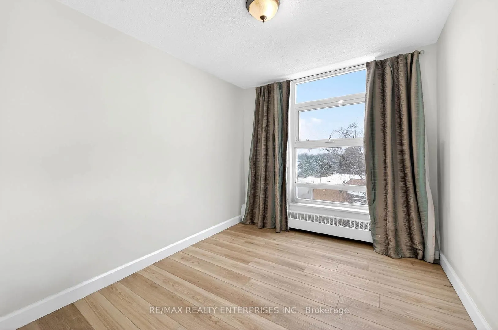 Photo 32 of 345 Driftwood Avenue, North York, Black Creek — HOMEH