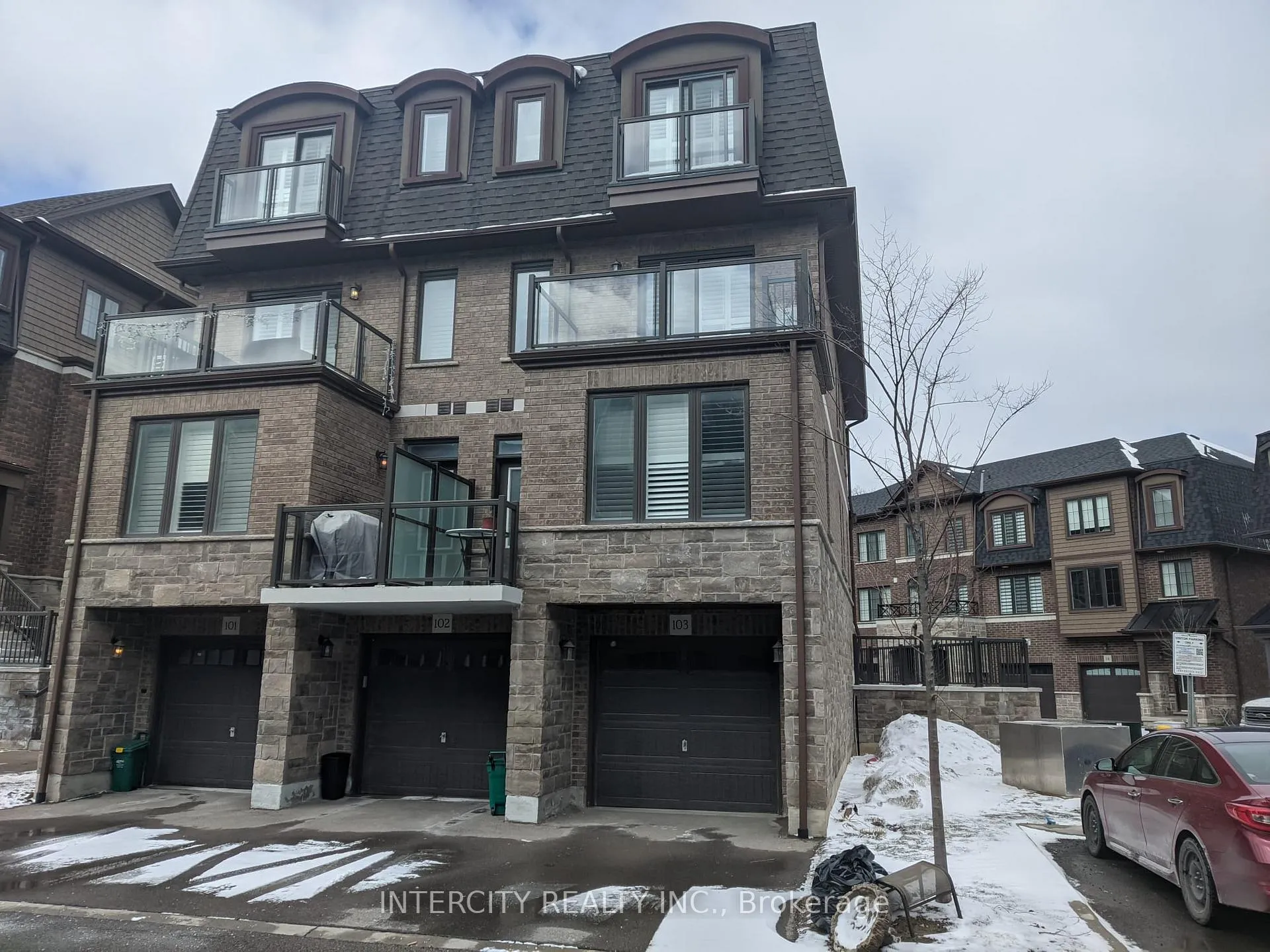 Front of Unit 103, 445 Ontario Street