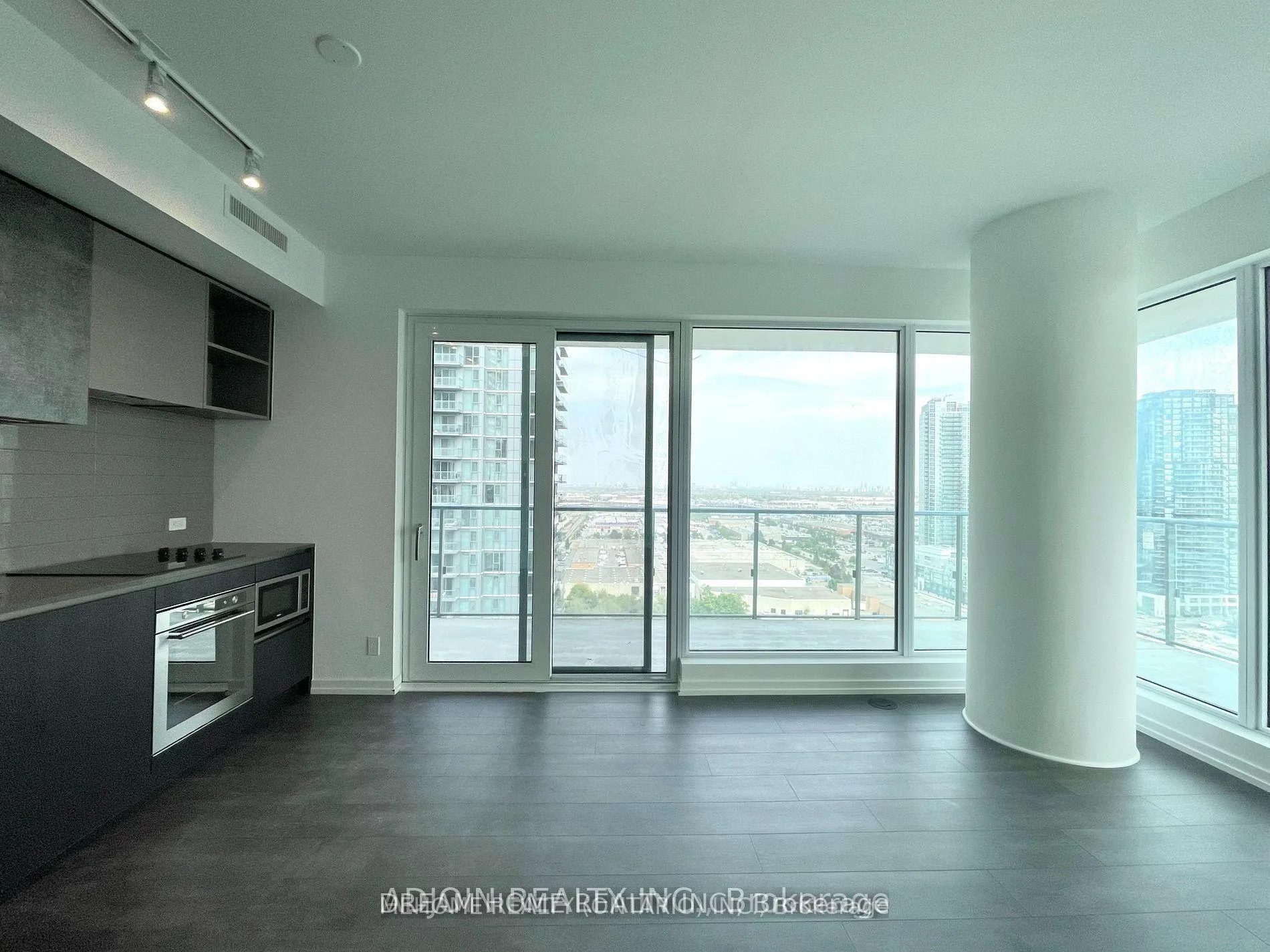 Photo 4 of Unit 2312, 7890 Jane Street, Vaughan, Vaughan Corporate Centre — HOMEH