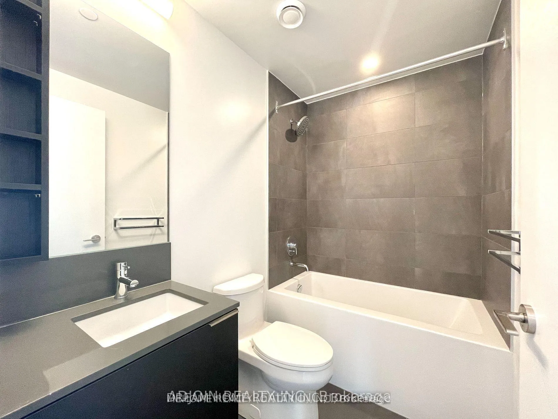 Photo 6 of Unit 2312, 7890 Jane Street, Vaughan, Vaughan Corporate Centre — HOMEH