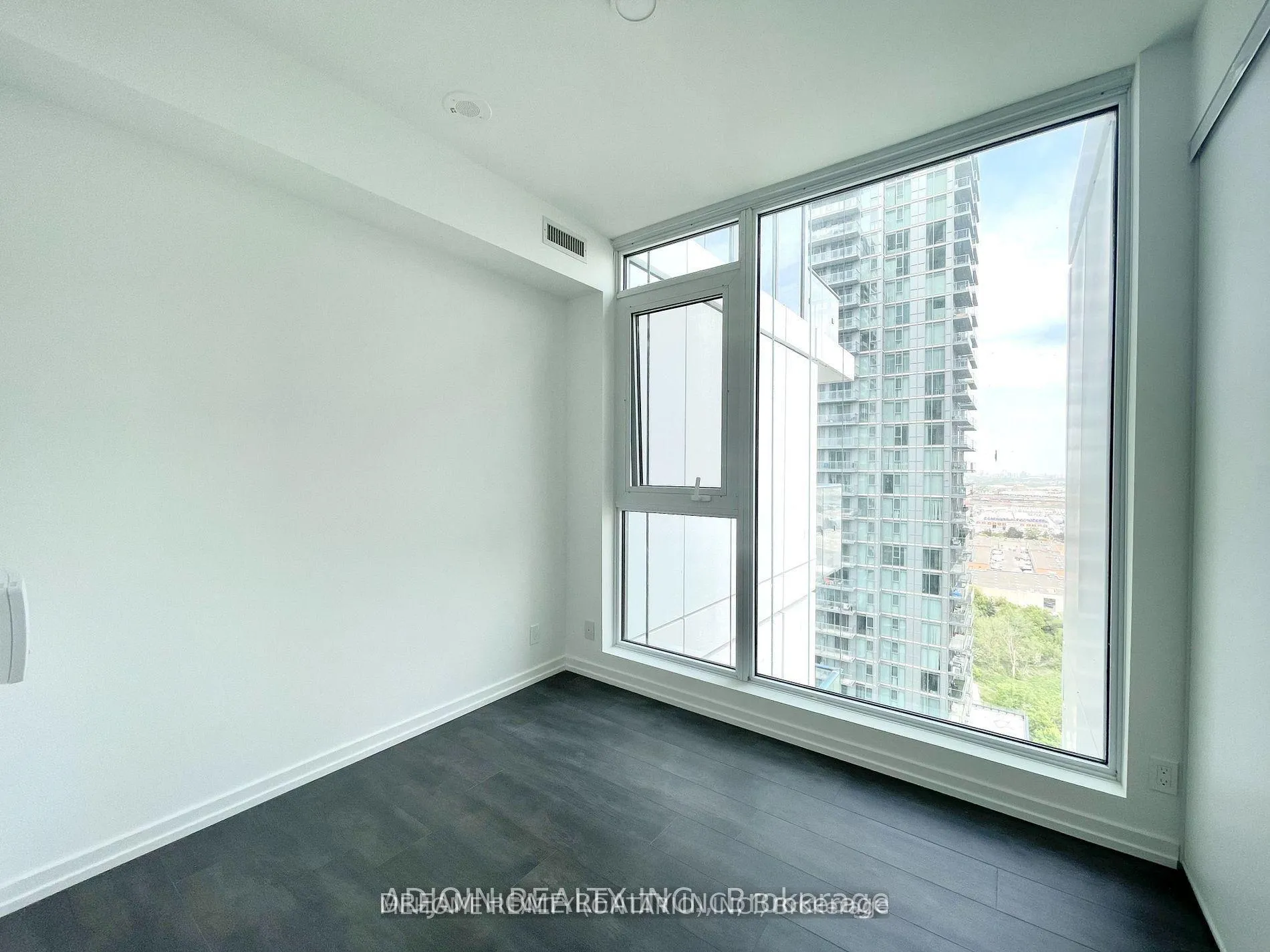 Photo 9 of Unit 2312, 7890 Jane Street, Vaughan, Vaughan Corporate Centre — HOMEH