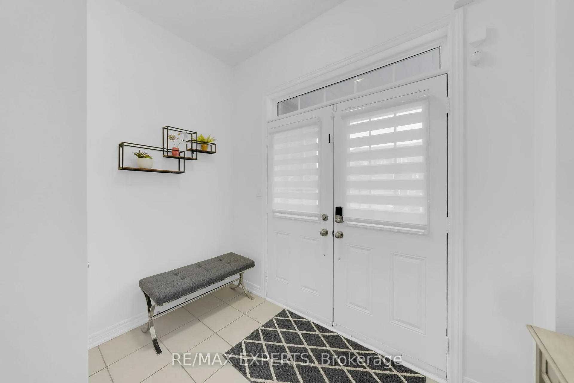 Photo 4 of 10 Homer Crescent, Aurora, Rural Aurora — HOMEH