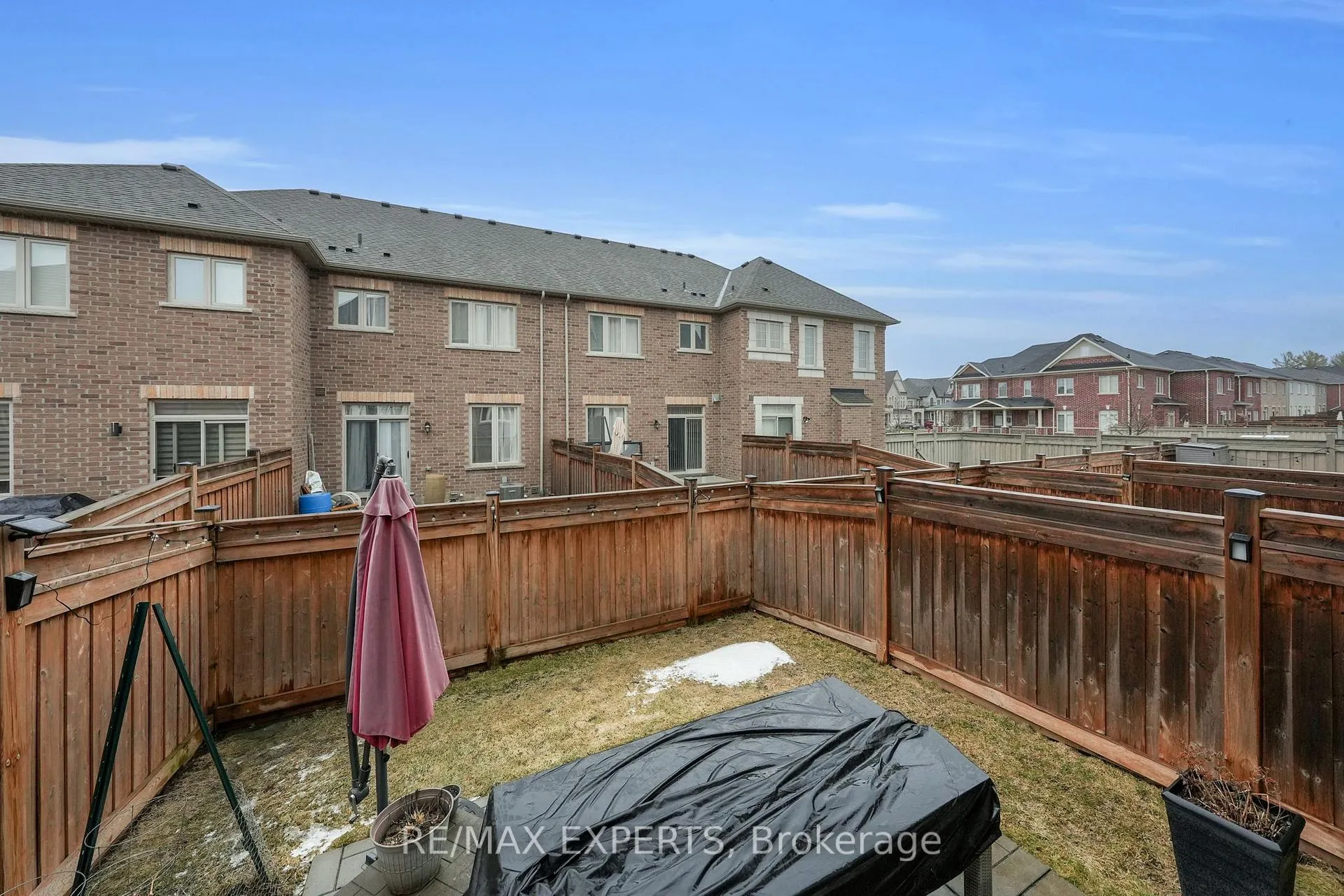 Photo 35 of 10 Homer Crescent, Aurora, Rural Aurora — HOMEH