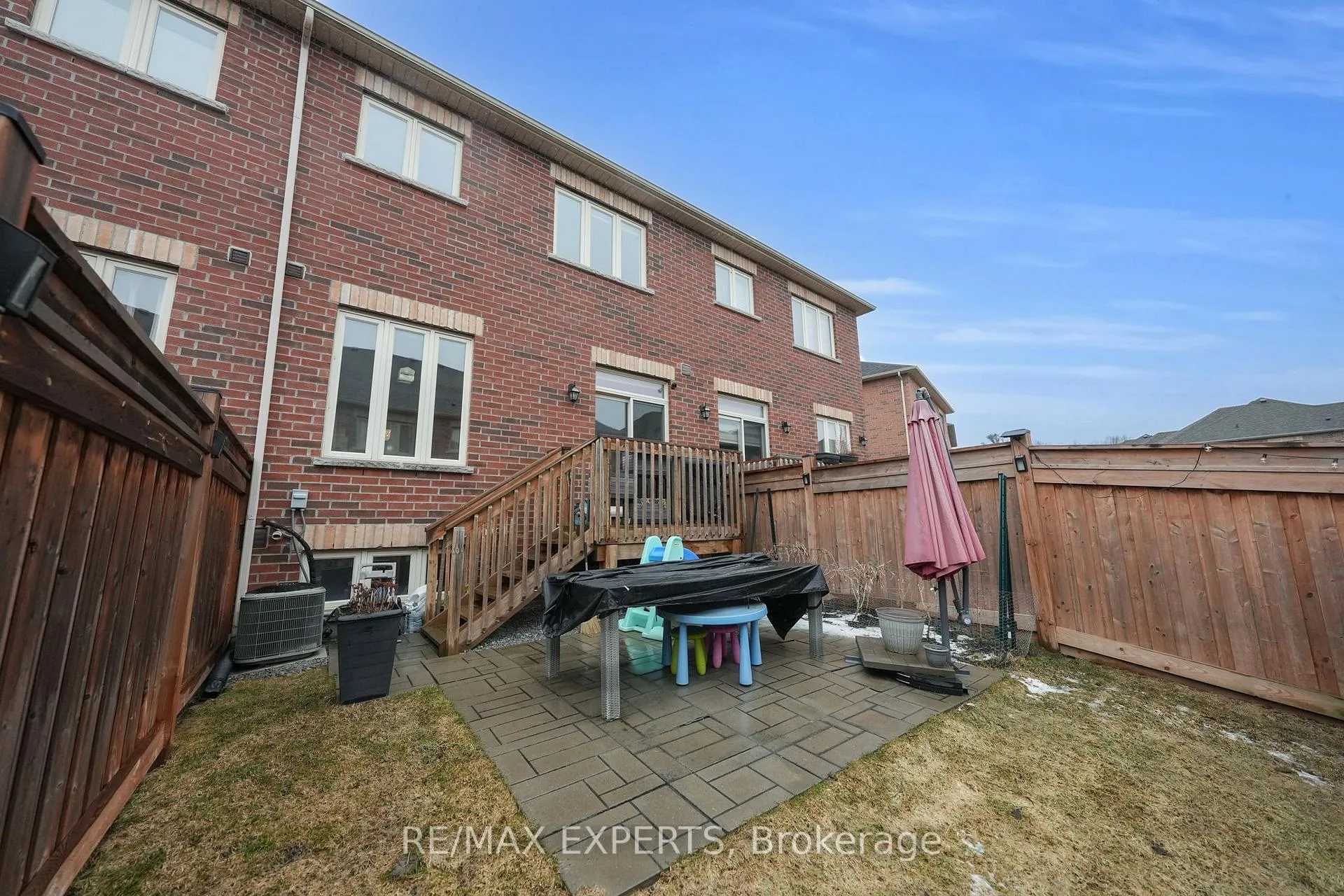 Photo 38 of 10 Homer Crescent, Aurora, Rural Aurora — HOMEH
