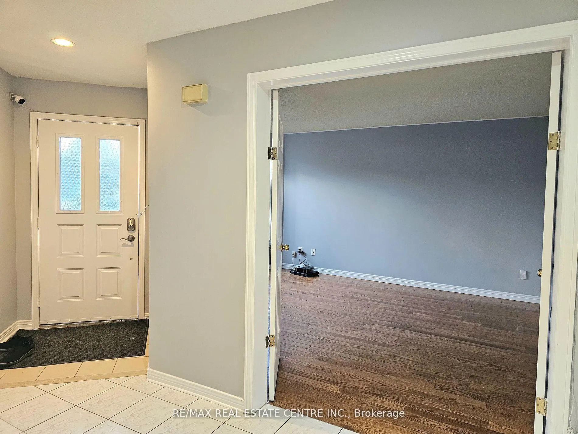 Photo 6 of 486 Dicenzo Drive, Hamilton, Ryckmans — HOMEH