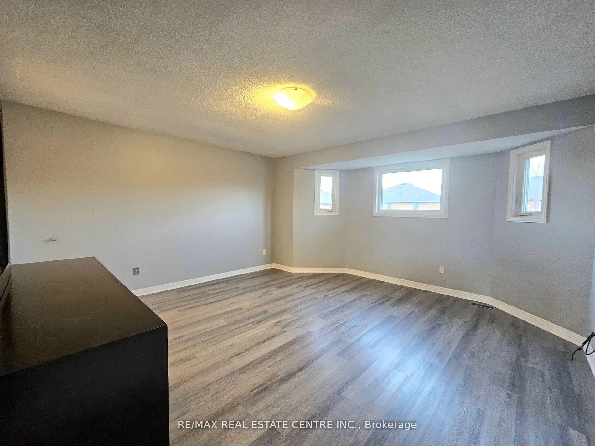Photo 7 of 486 Dicenzo Drive, Hamilton, Ryckmans — HOMEH