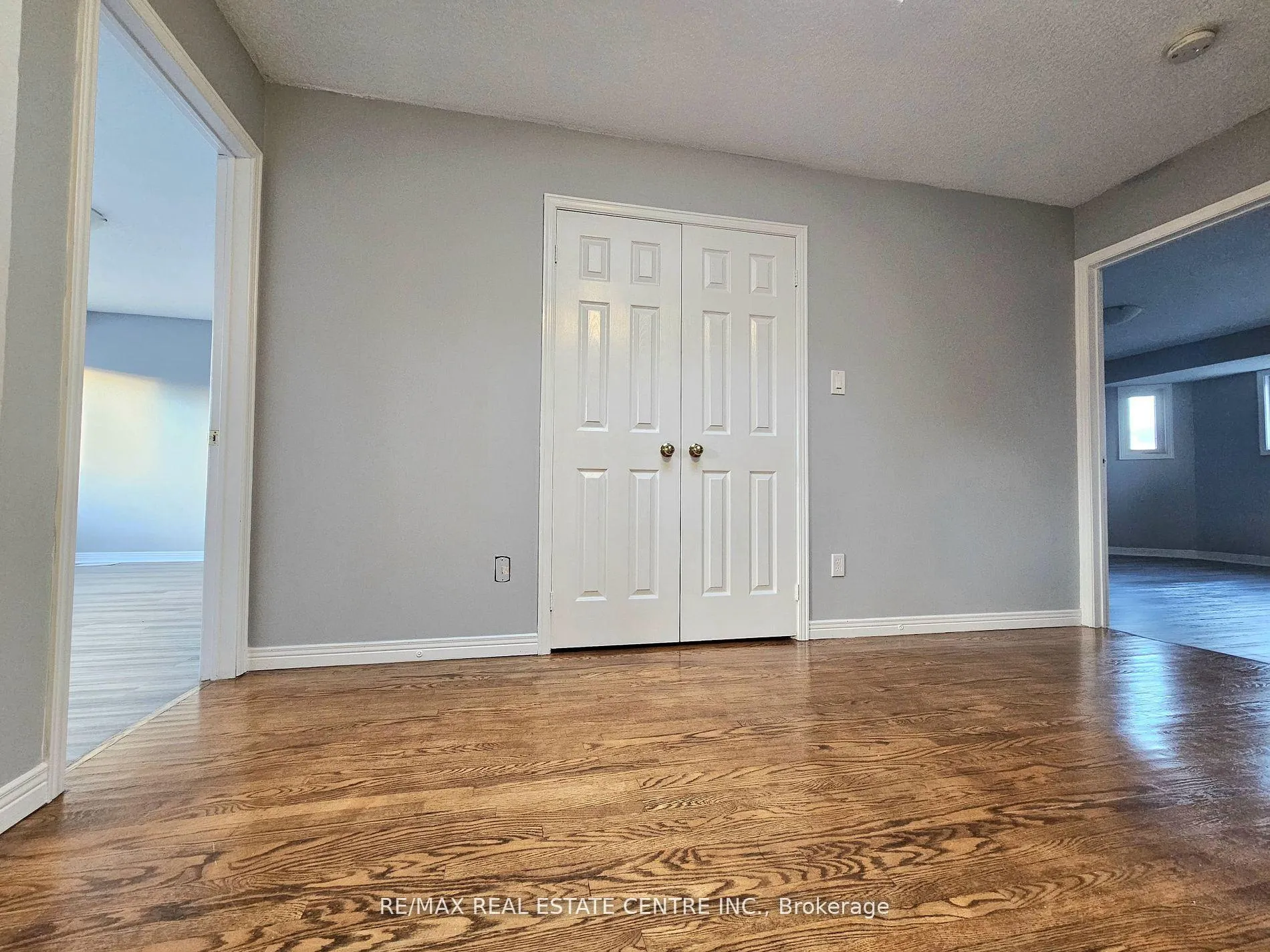 Photo 11 of 486 Dicenzo Drive, Hamilton, Ryckmans — HOMEH