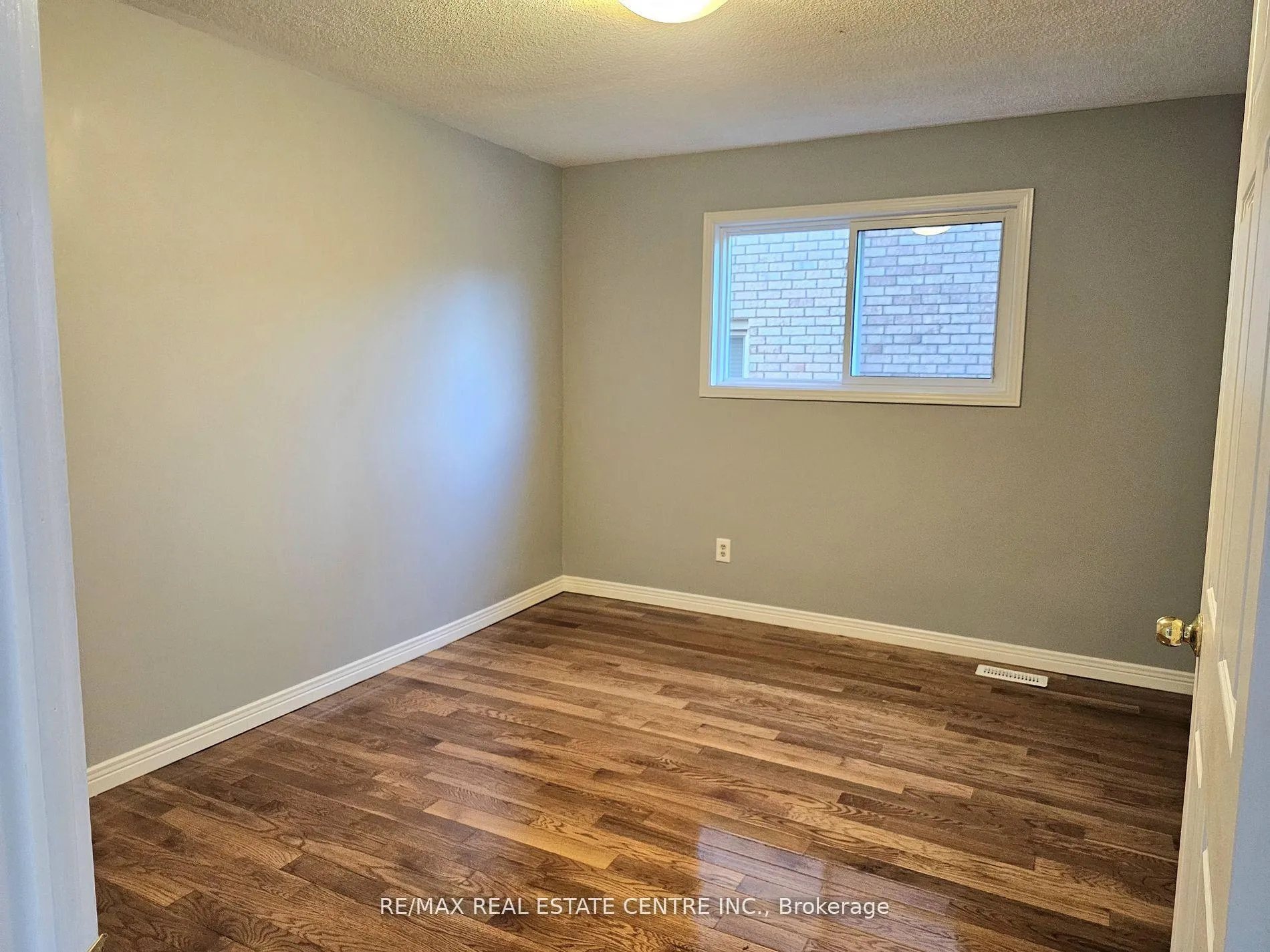 Photo 27 of 486 Dicenzo Drive, Hamilton, Ryckmans — HOMEH