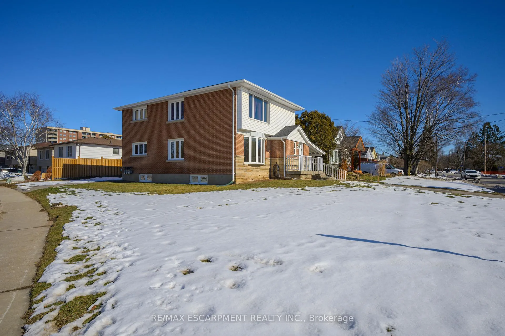 Photo 2 of Unit A, 1385 Olga Drive, Burlington, Brant — HOMEH