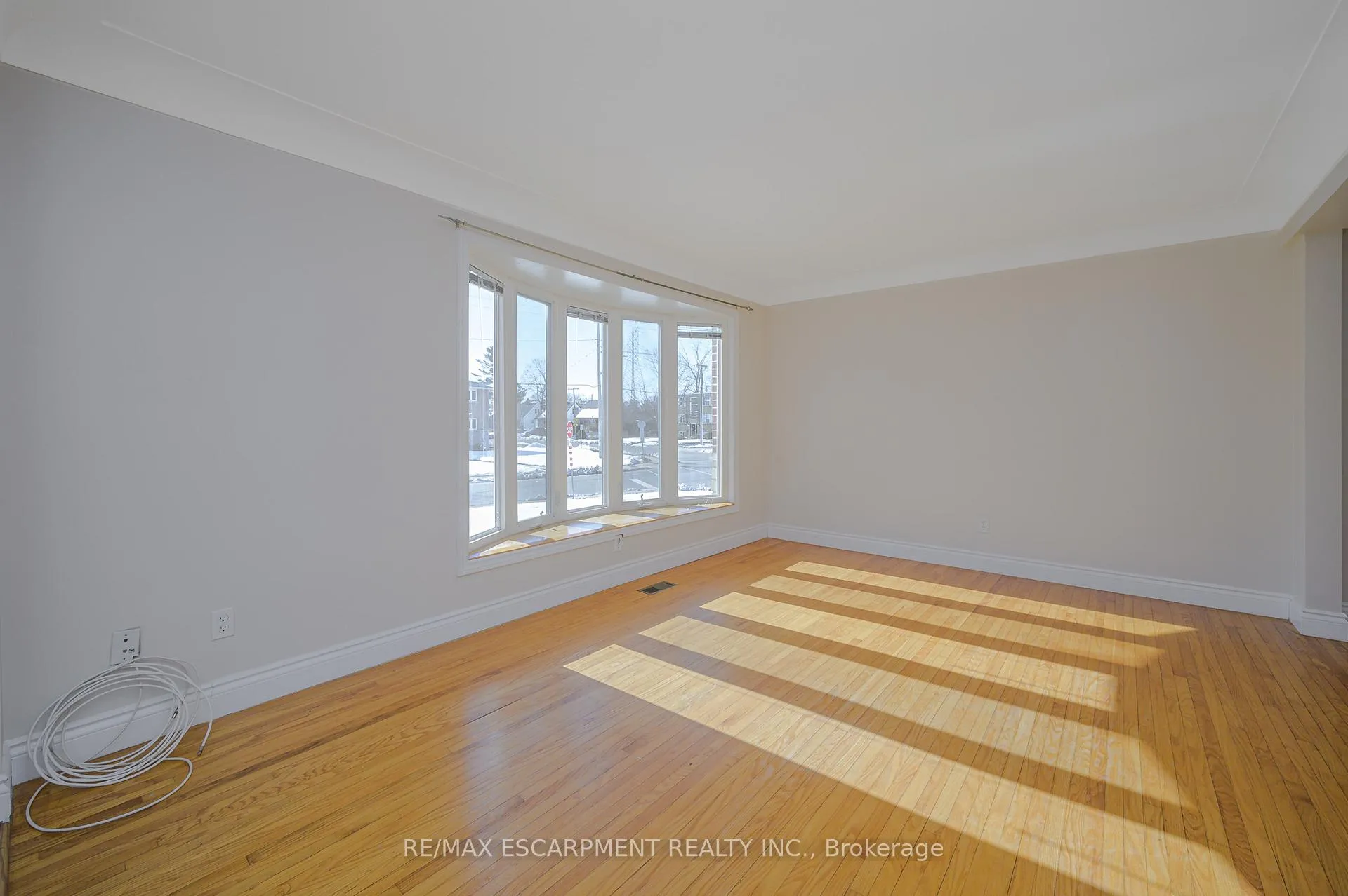 Photo 4 of Unit A, 1385 Olga Drive, Burlington, Brant — HOMEH
