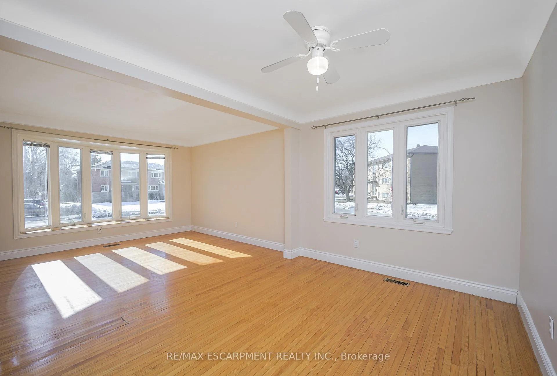 Photo 7 of Unit A, 1385 Olga Drive, Burlington, Brant — HOMEH