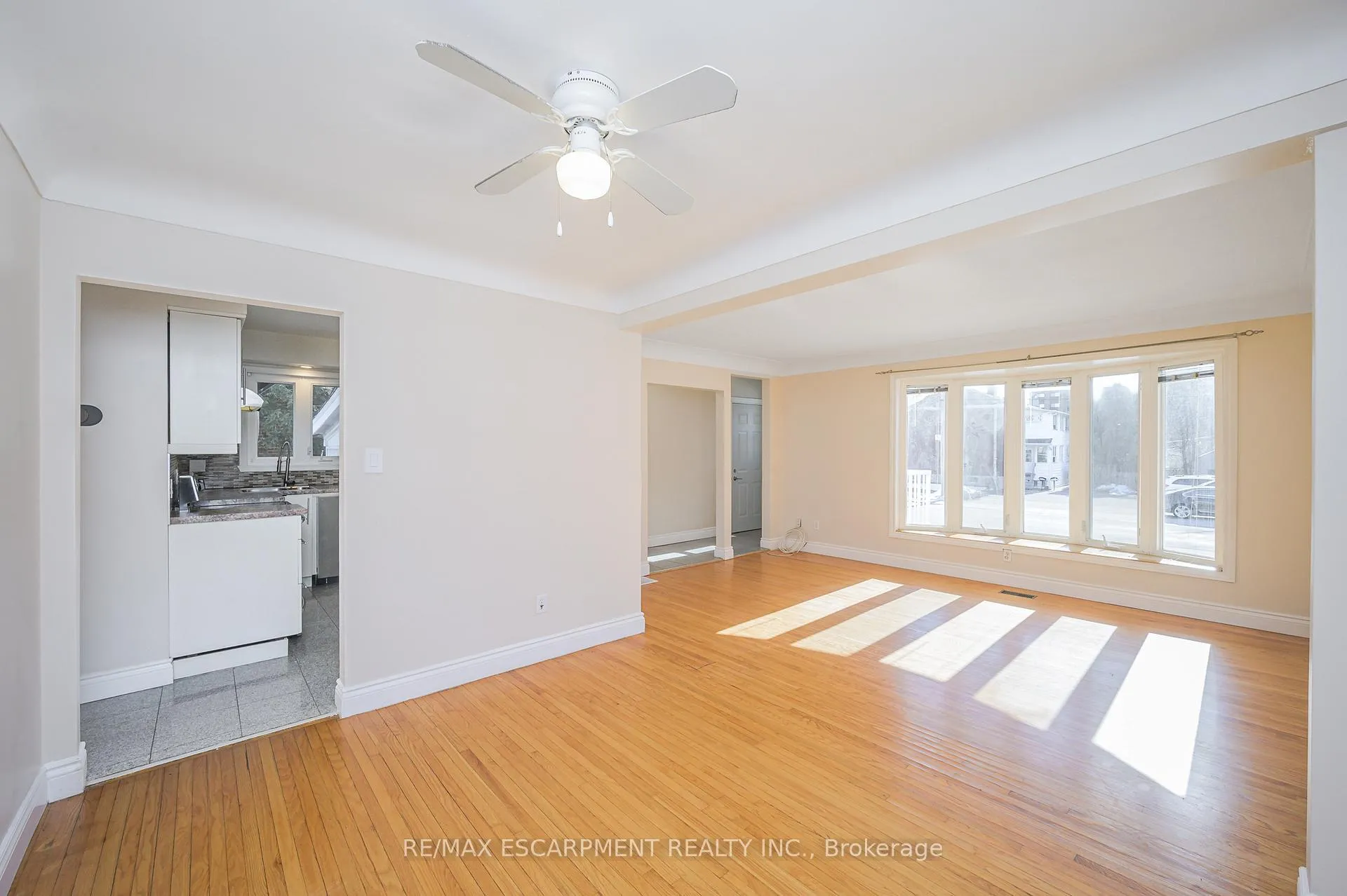 Photo 8 of Unit A, 1385 Olga Drive, Burlington, Brant — HOMEH